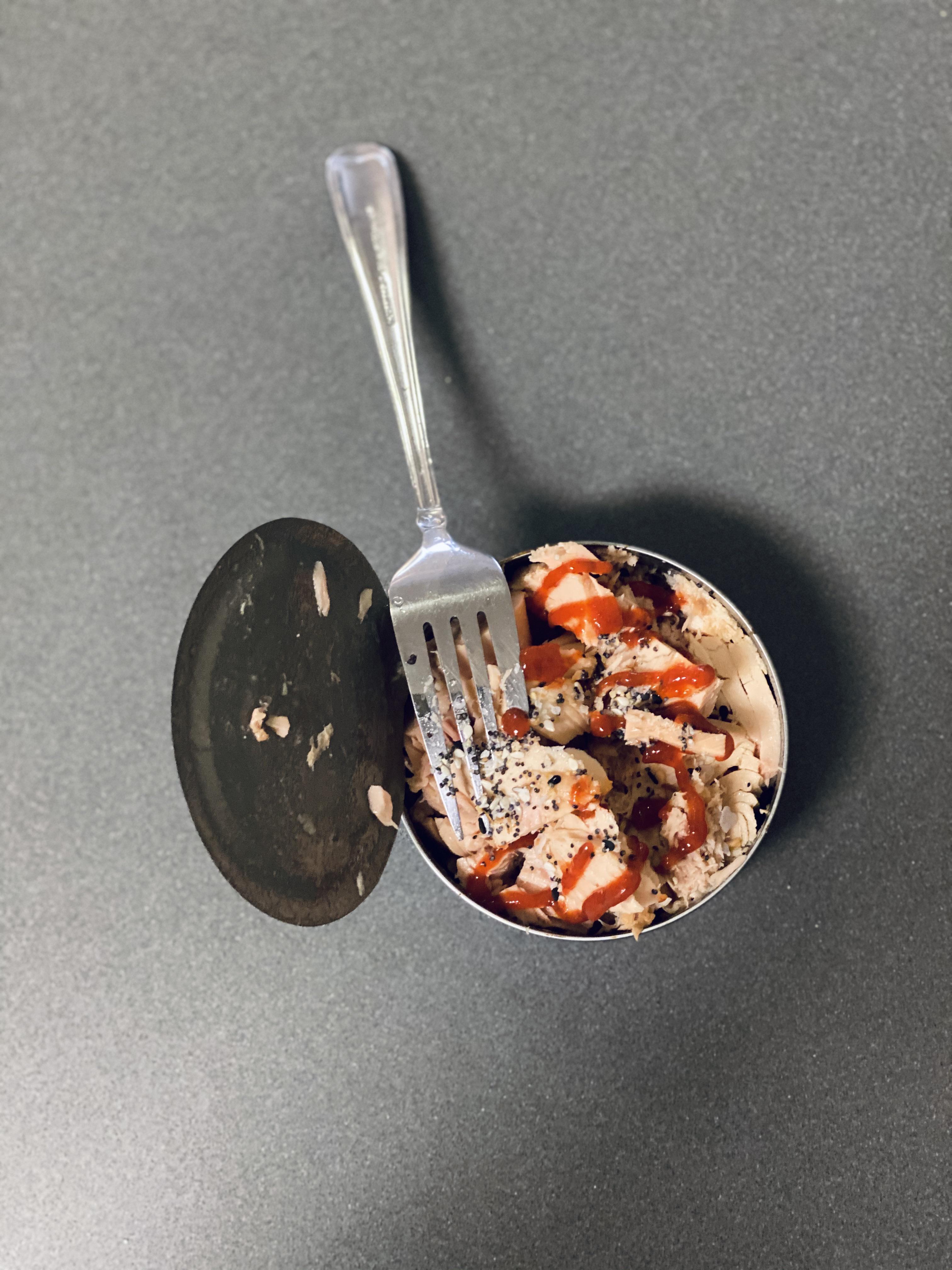 tuna with seasoning and sriracha r/shittyfoodporn