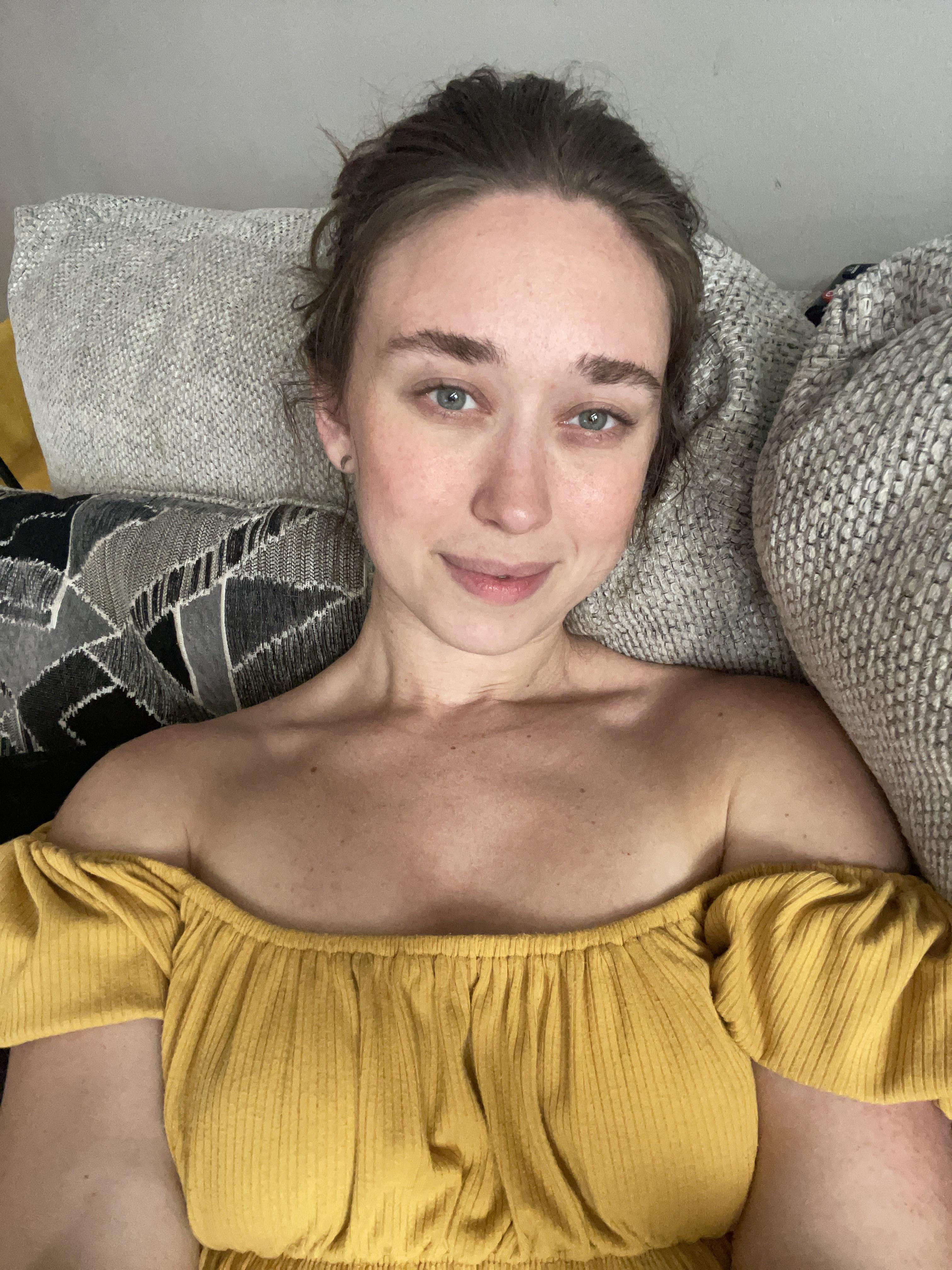 Come snuggle with me? : Ella_Kaye