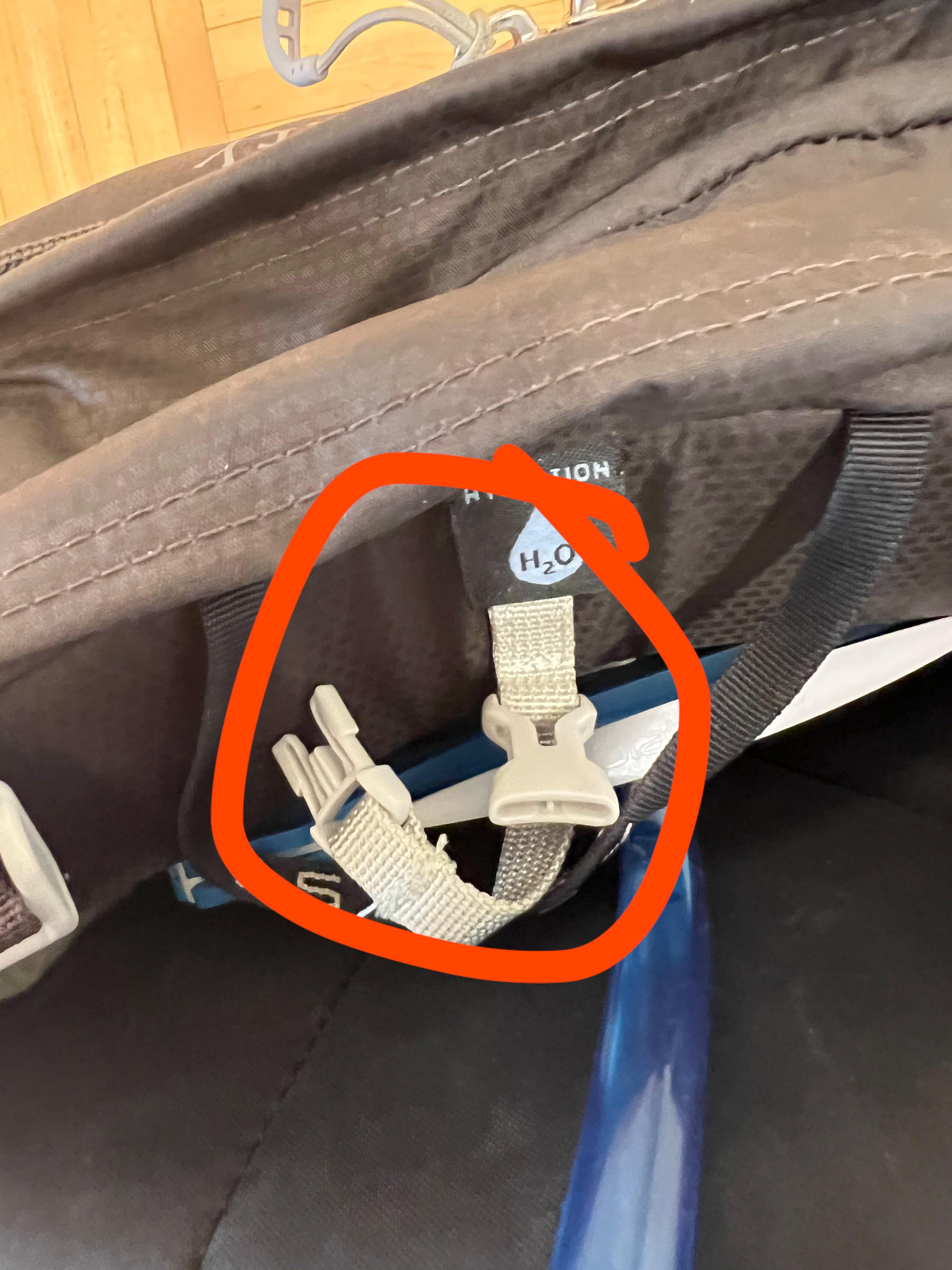 Osprey Talon 22What is the purpose of this clip in the hydration