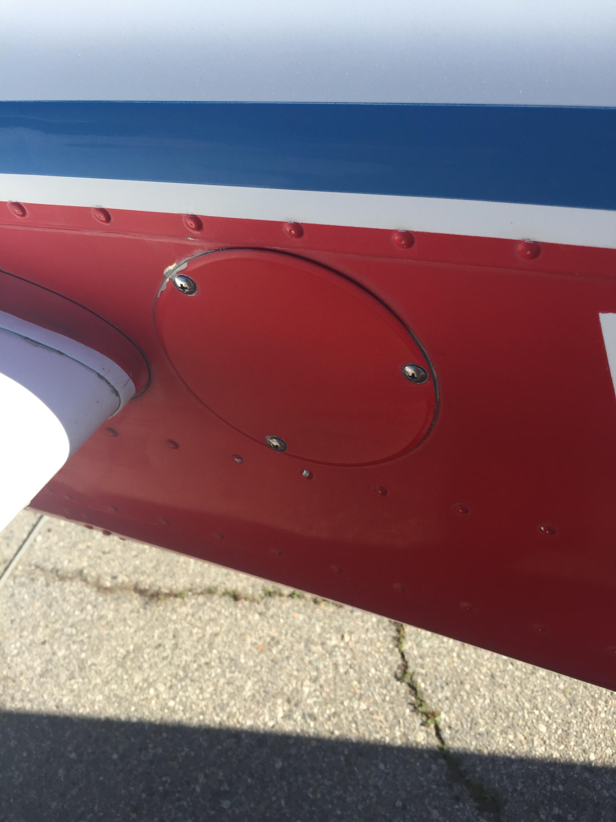 (Cessna 172) What is this port? : r/flying