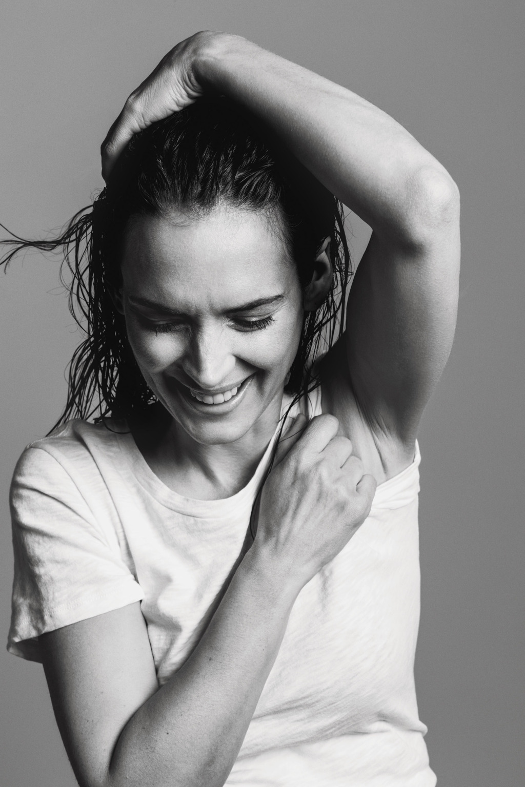 Winona Ryder gives a peek r/CelebrityArmpits