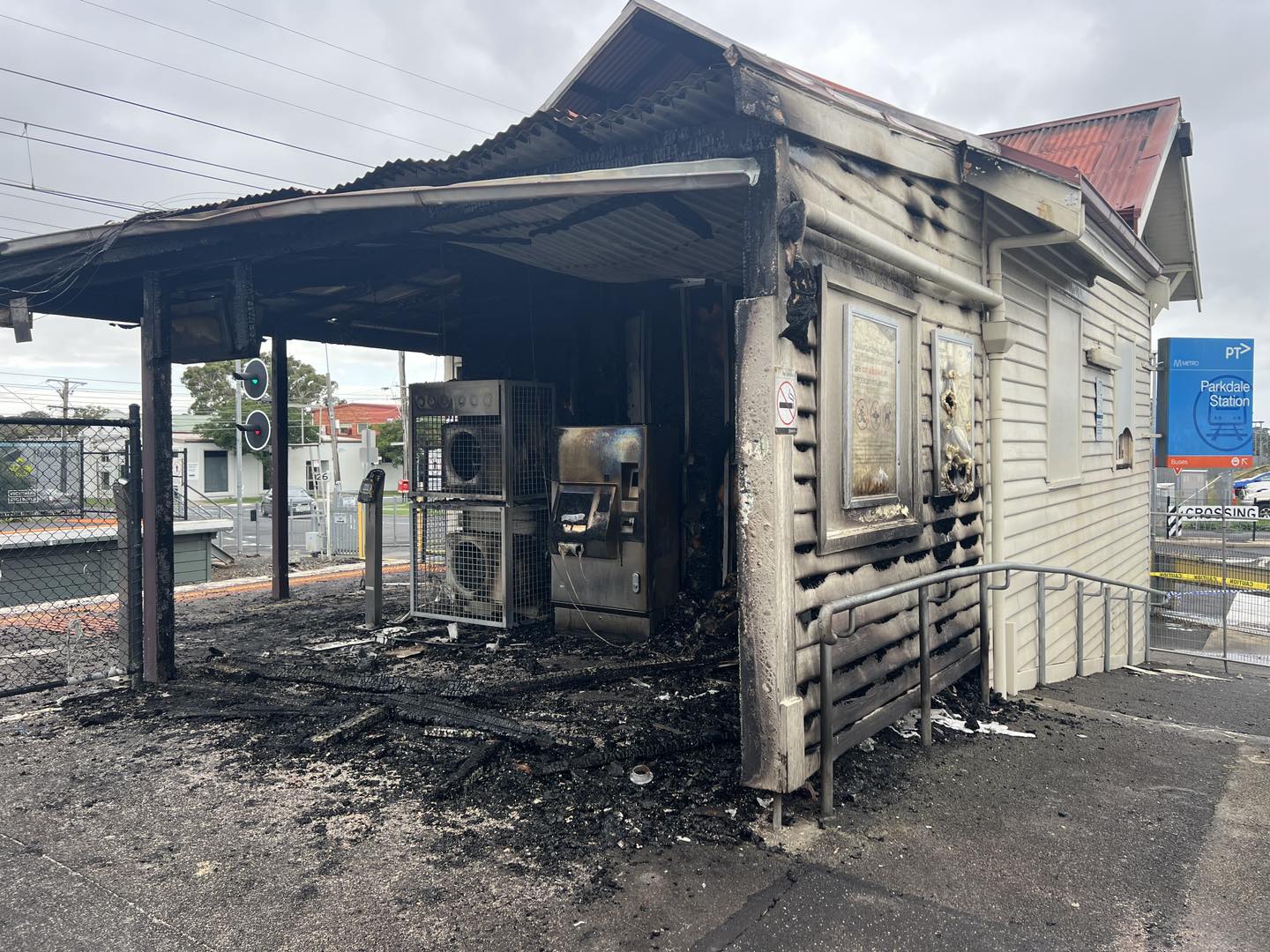 Parkdale train station this morning. r/melbourne