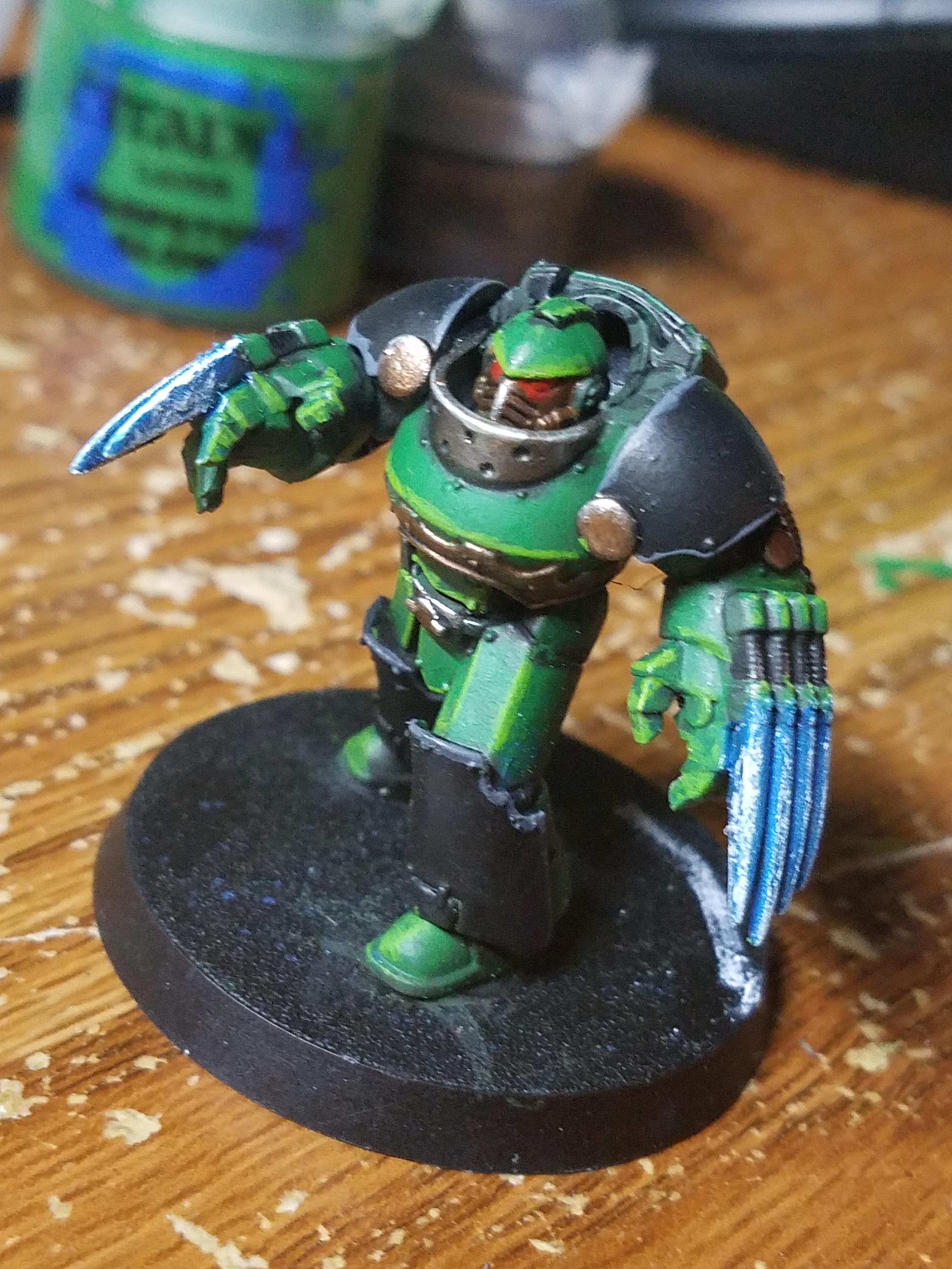 Calling it here for the night. Got most of the edge highlighting done and his little eye lenses