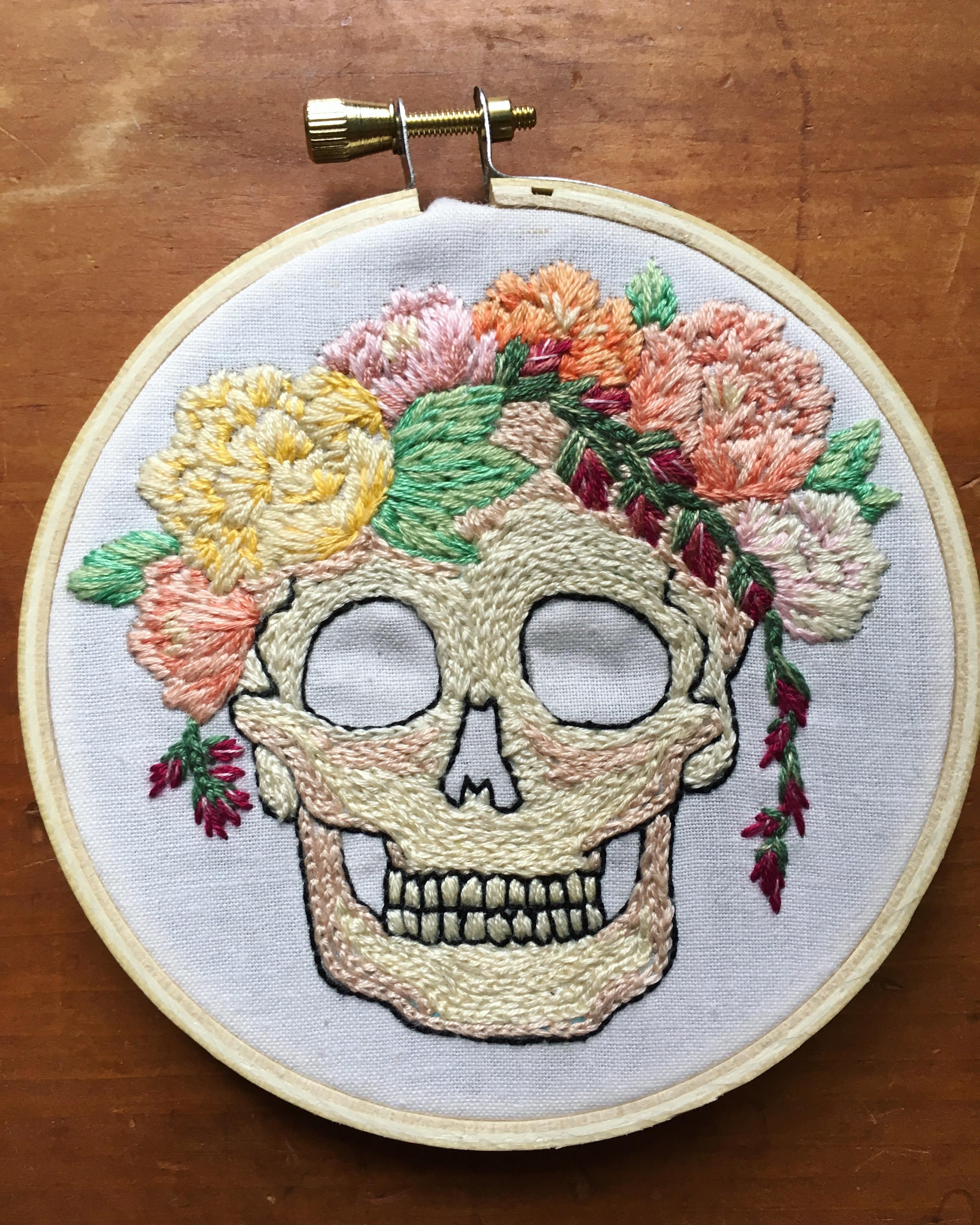 Flower crown skull, just finished! First time filling with a chain