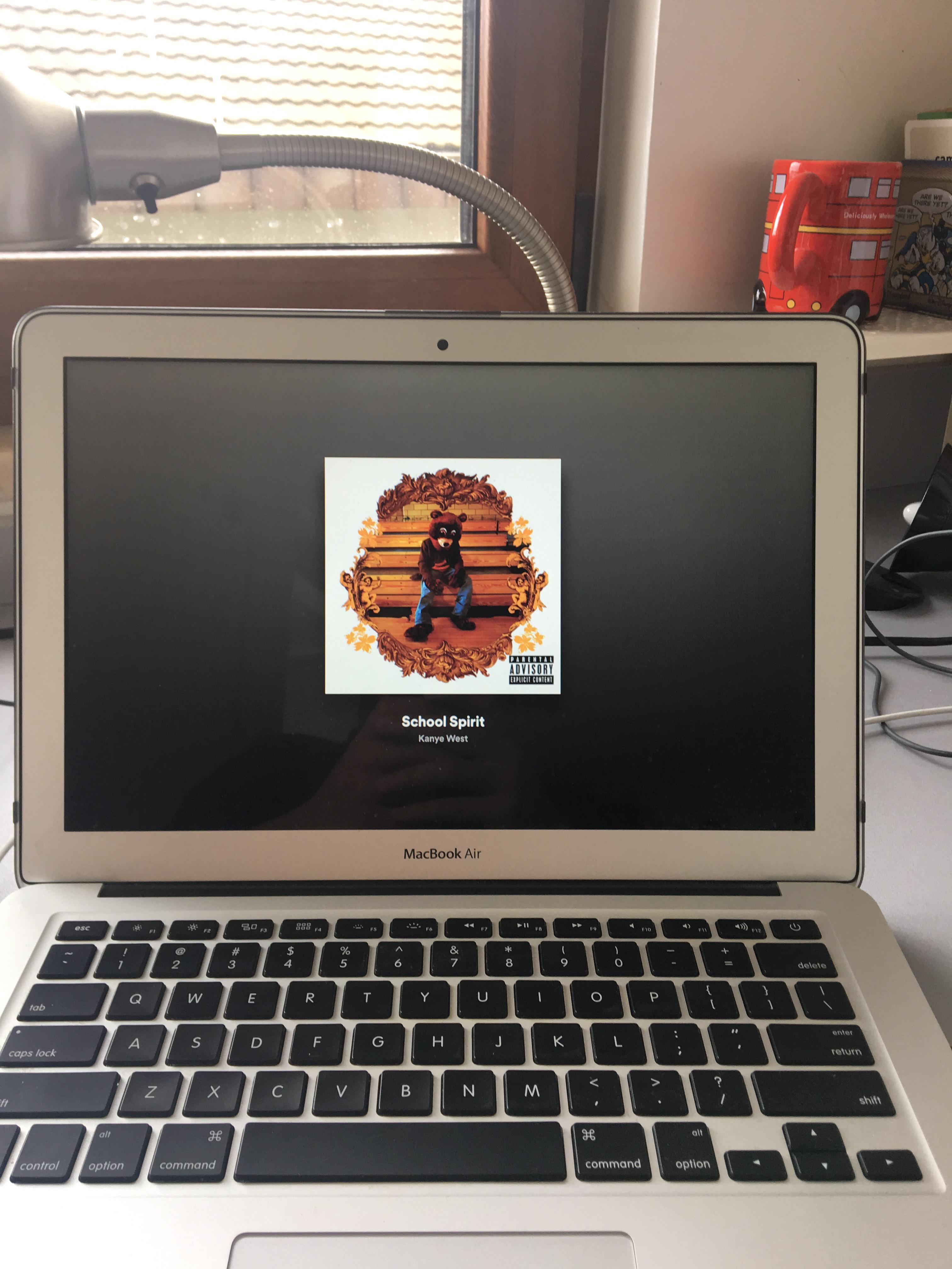 Why isn’t my fullscreen mode changing colors anymore, (It used to be