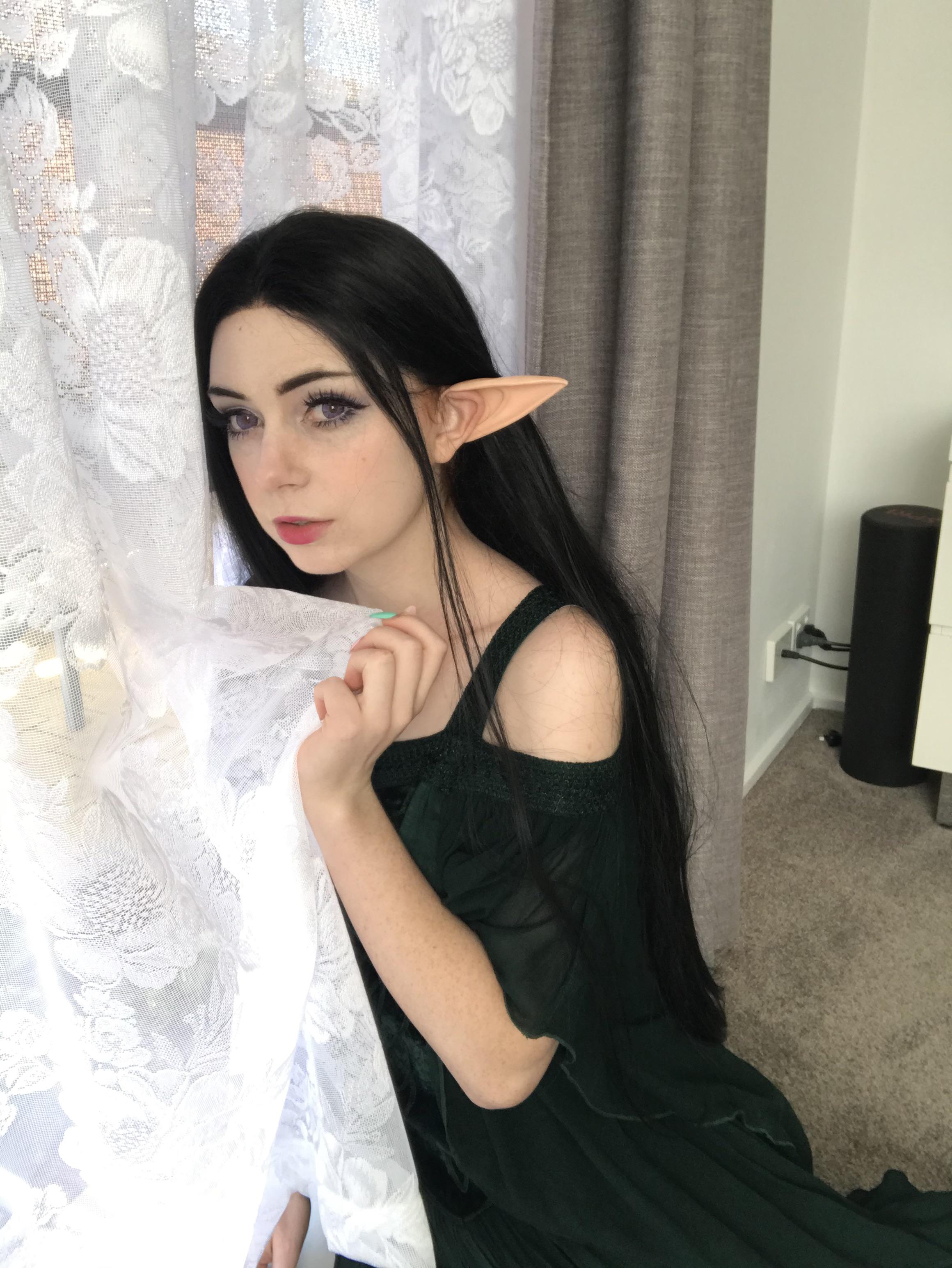Elf girl by elefire_the_elf : cosplaygirls