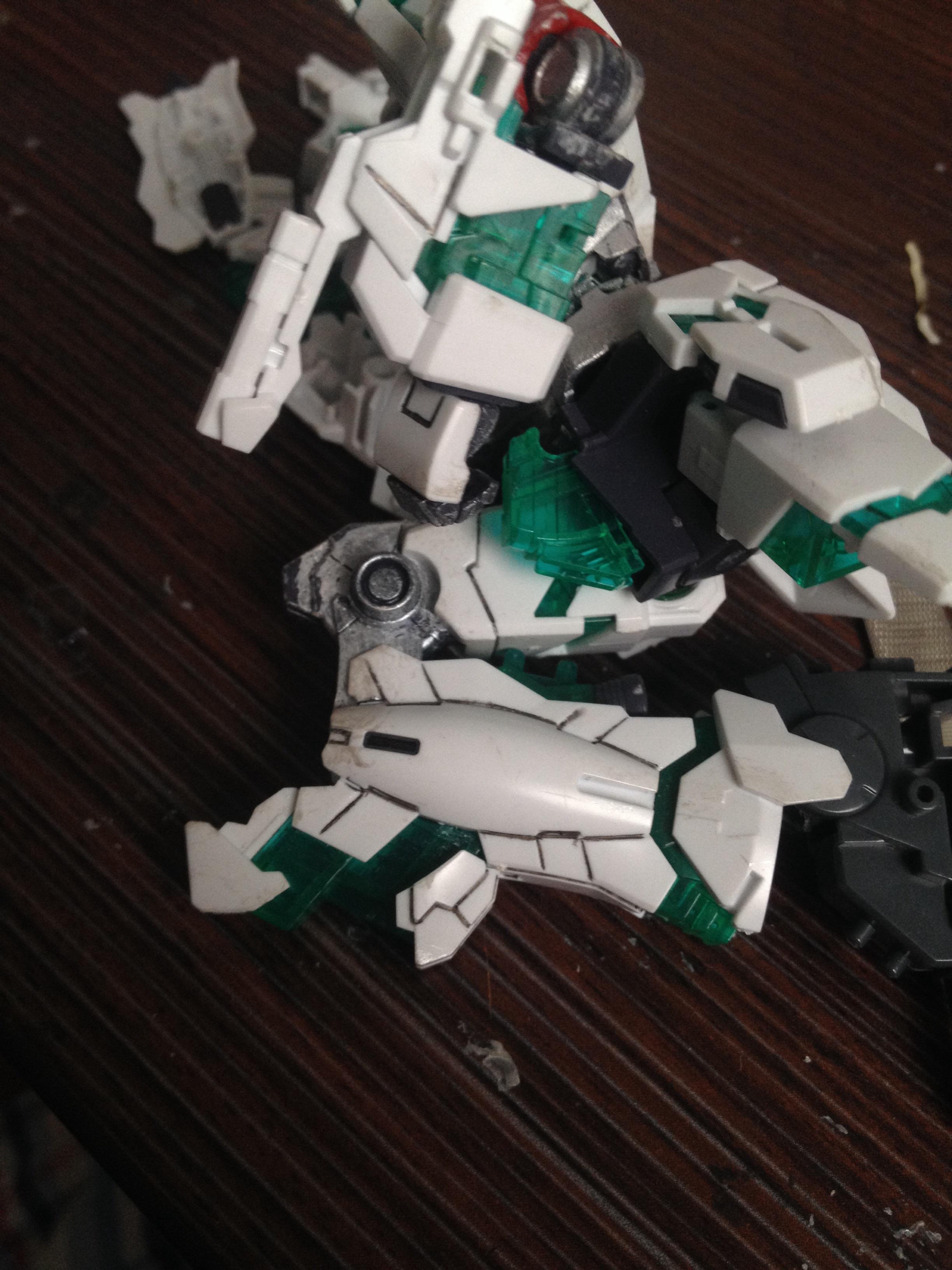 Gave the HGUC Unicorn a double jointed knee r/Gunpla