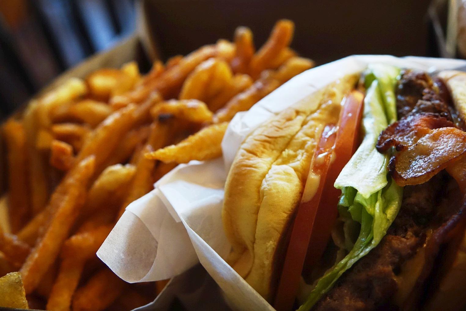 [I Ate] A Classic Bacon Cheeseburger with Fries r/food