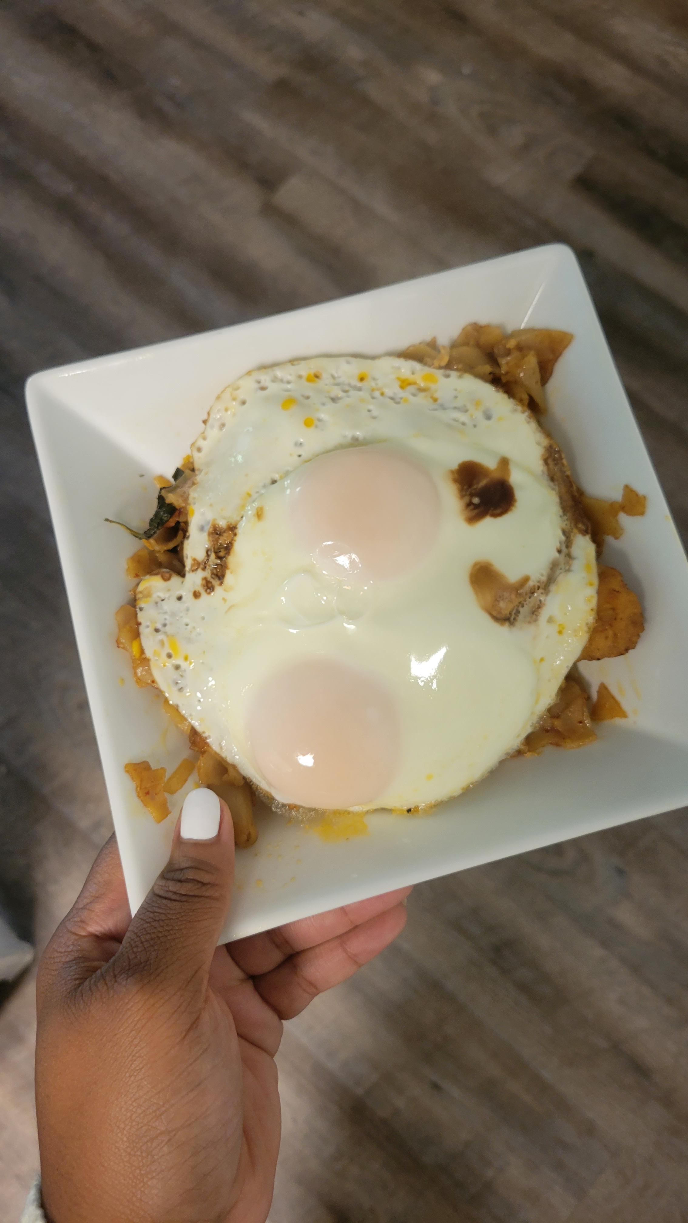 Leftover Tofu Drunken Noodles from my fave Thai spot! r/PutAnEggOnIt