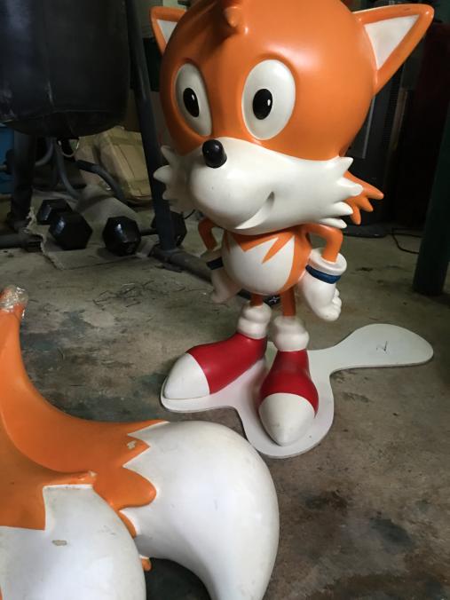 Finally excavated my old tails statue and cleaned him up! He's broken