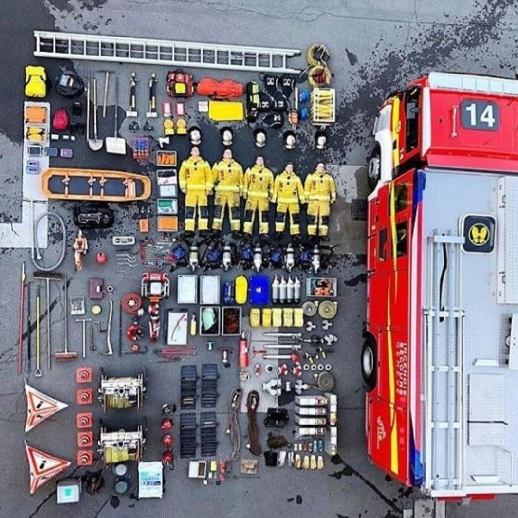 Everything that's inside a Dutch fire truck pics