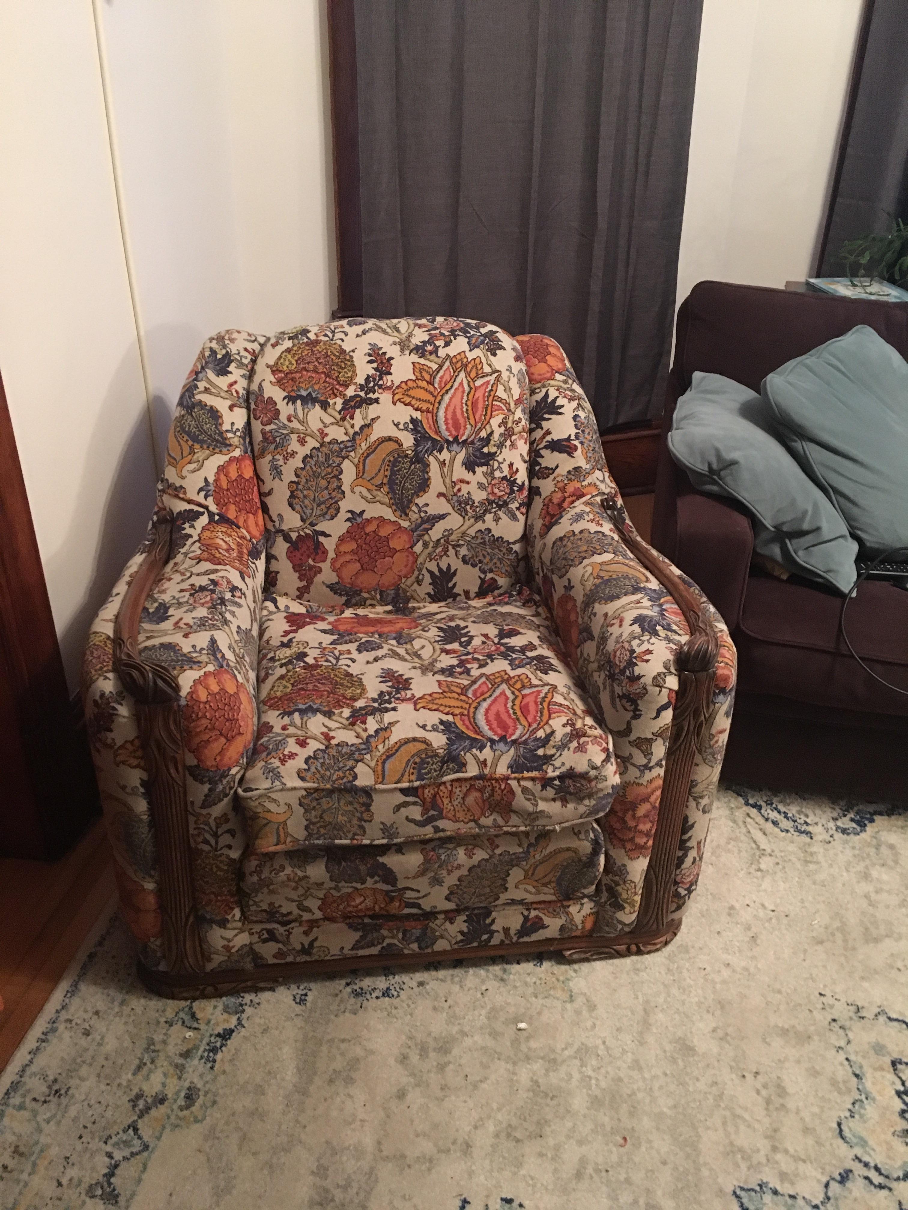 Neighbors were throwing out an antique chair... r/ThriftStoreHauls