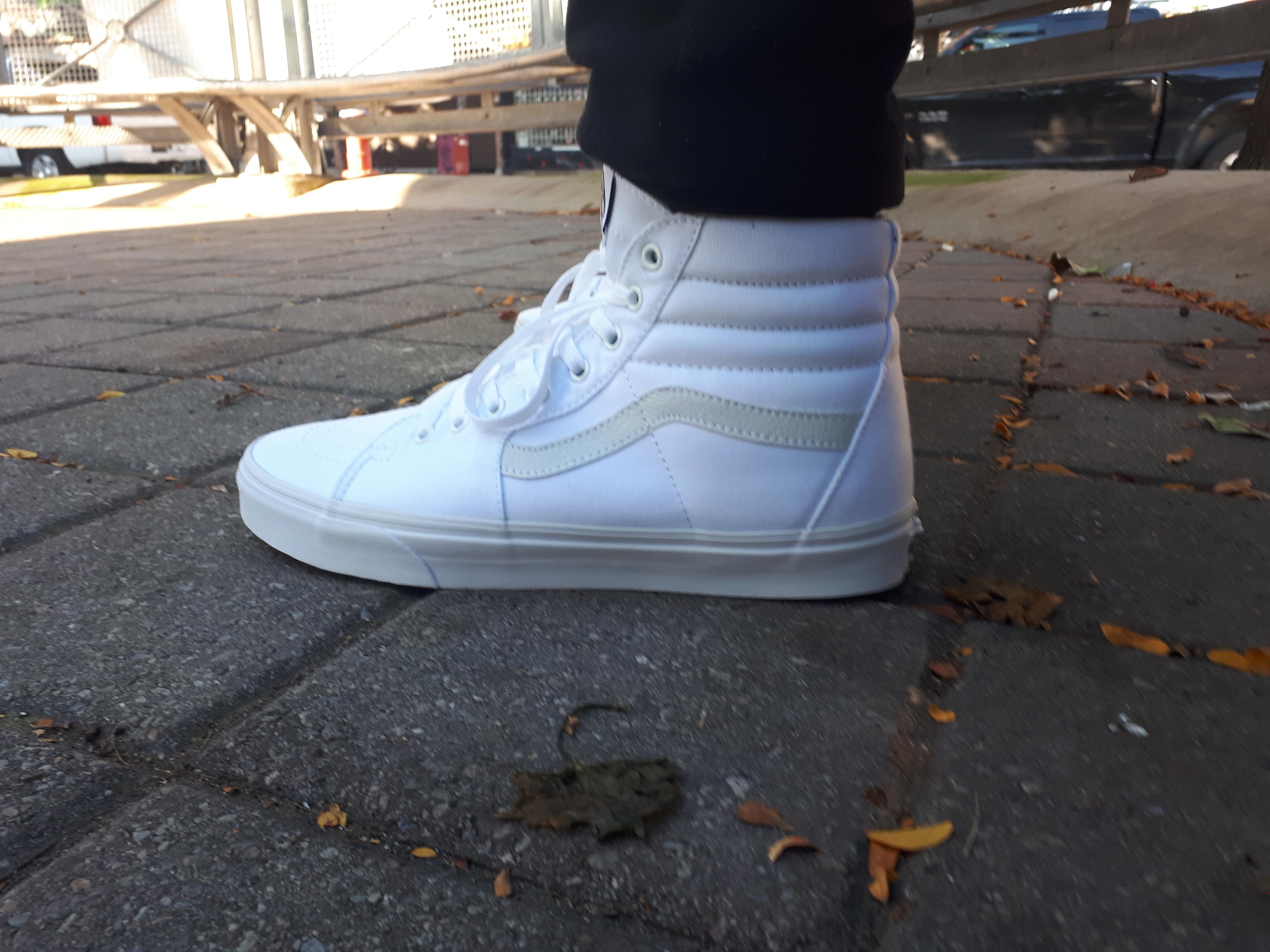 I like my shoes like I like my women... r/Vans