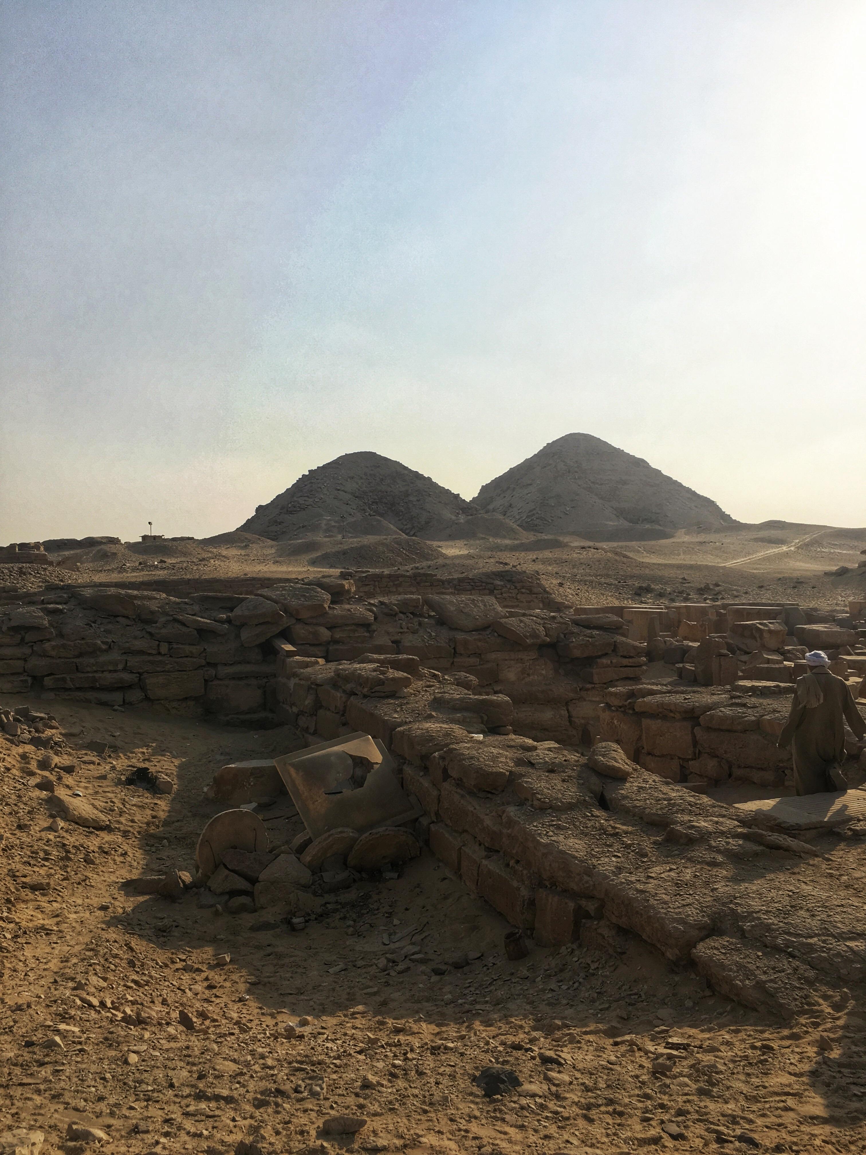 Abandoned Pyramids in Egypt (over 4,000 Years Old) [OC] [1334x750