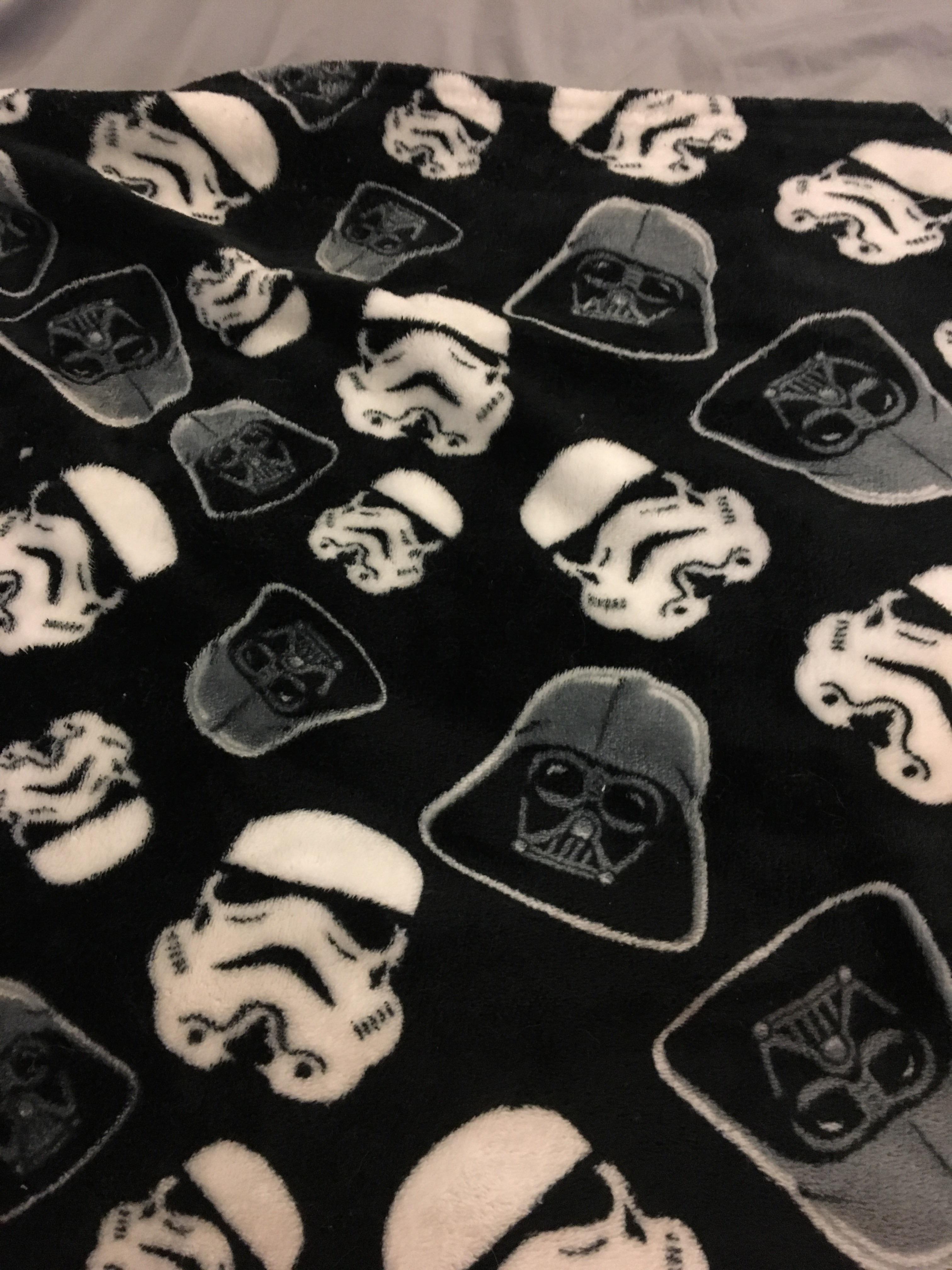 The most comfortable fleece I’ve ever slept with. r/EmpireDidNothingWrong