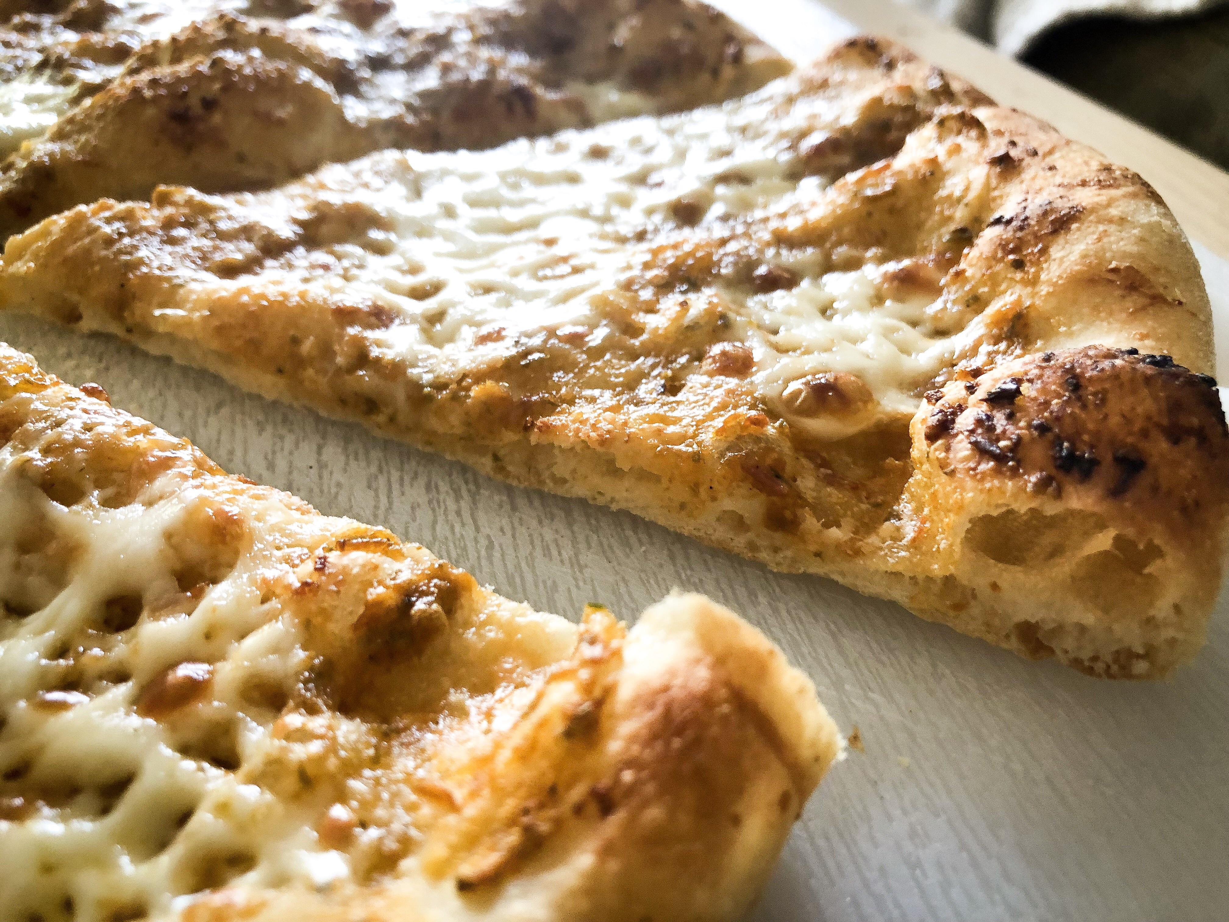 Rome style with fresh tomato, roasted garlic basil and olive oil sauce