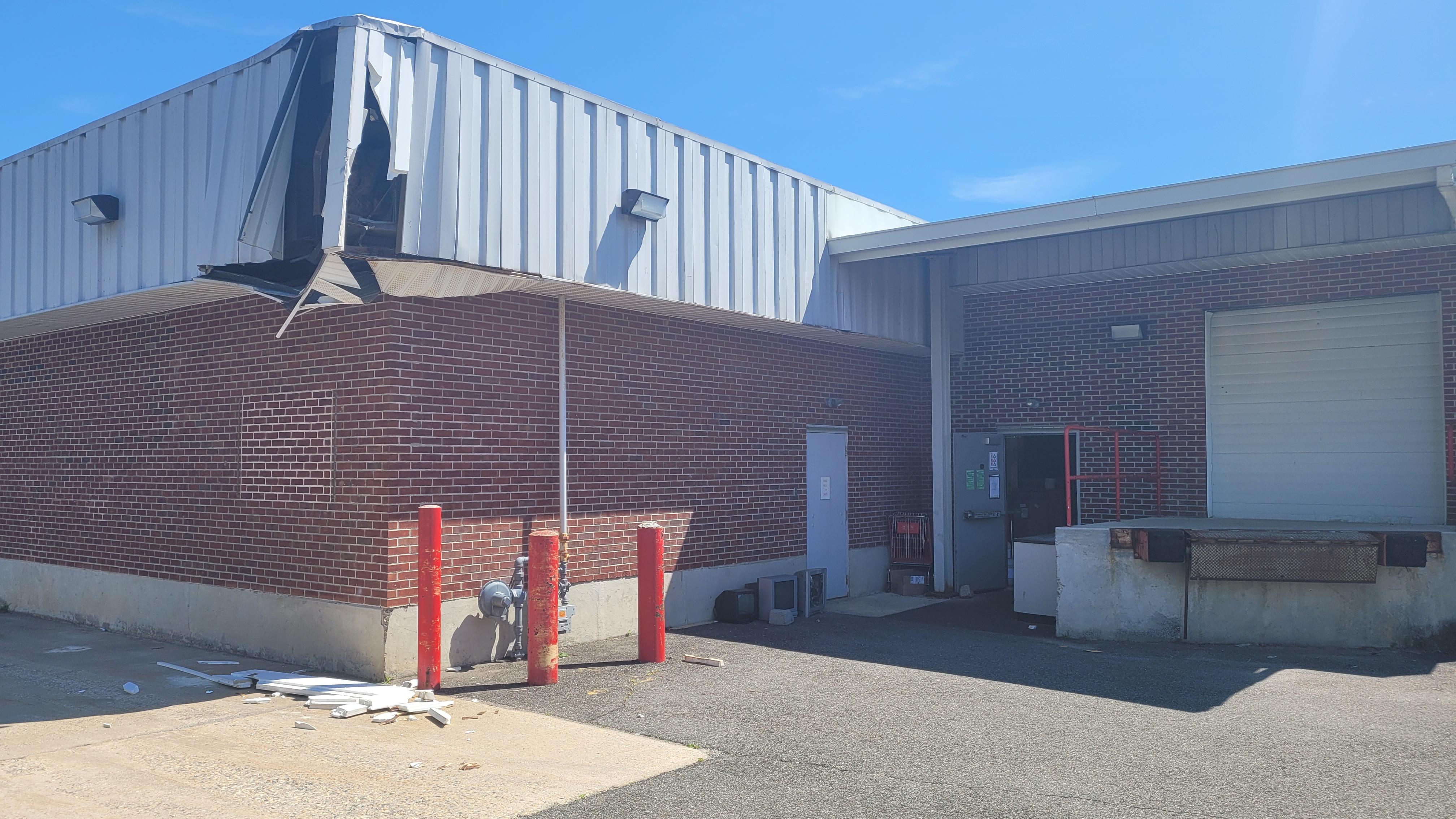 Delivery truck backed up into our building today r/Staples