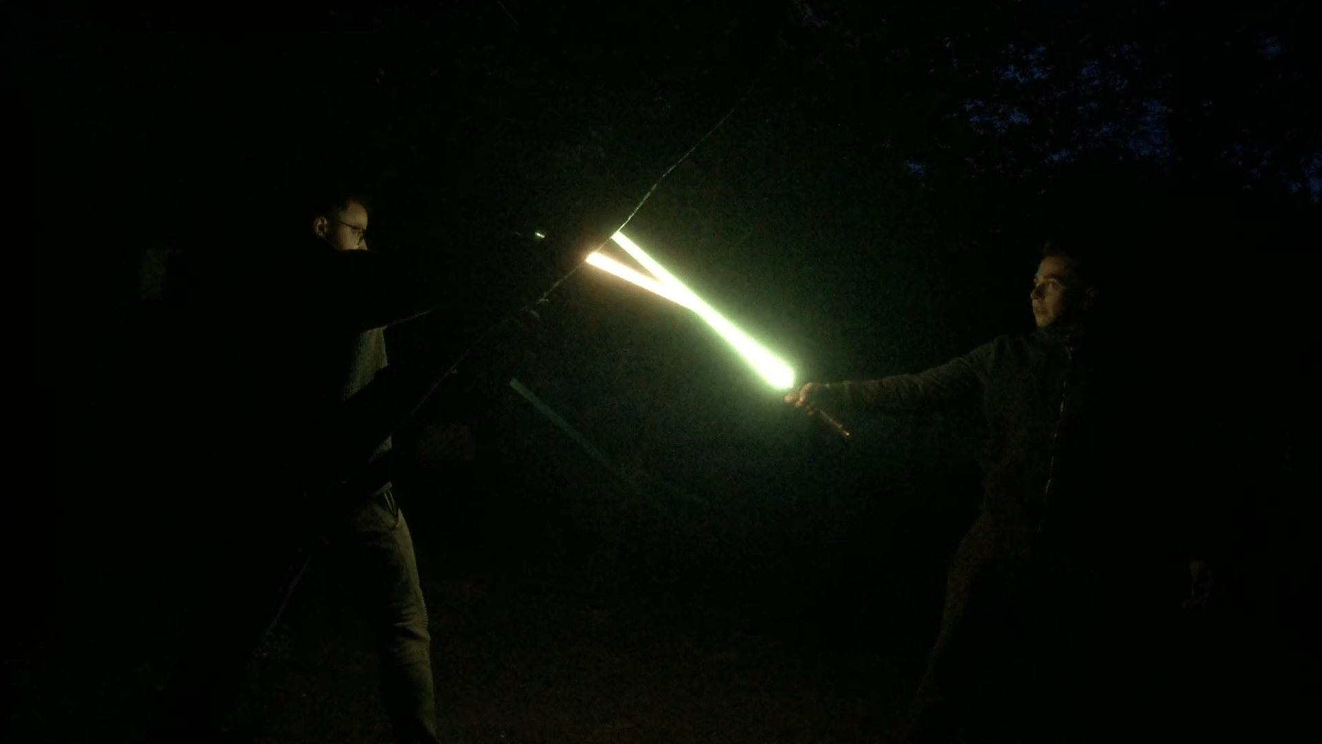 Lightsaber fight (MHS) r/lightsabers
