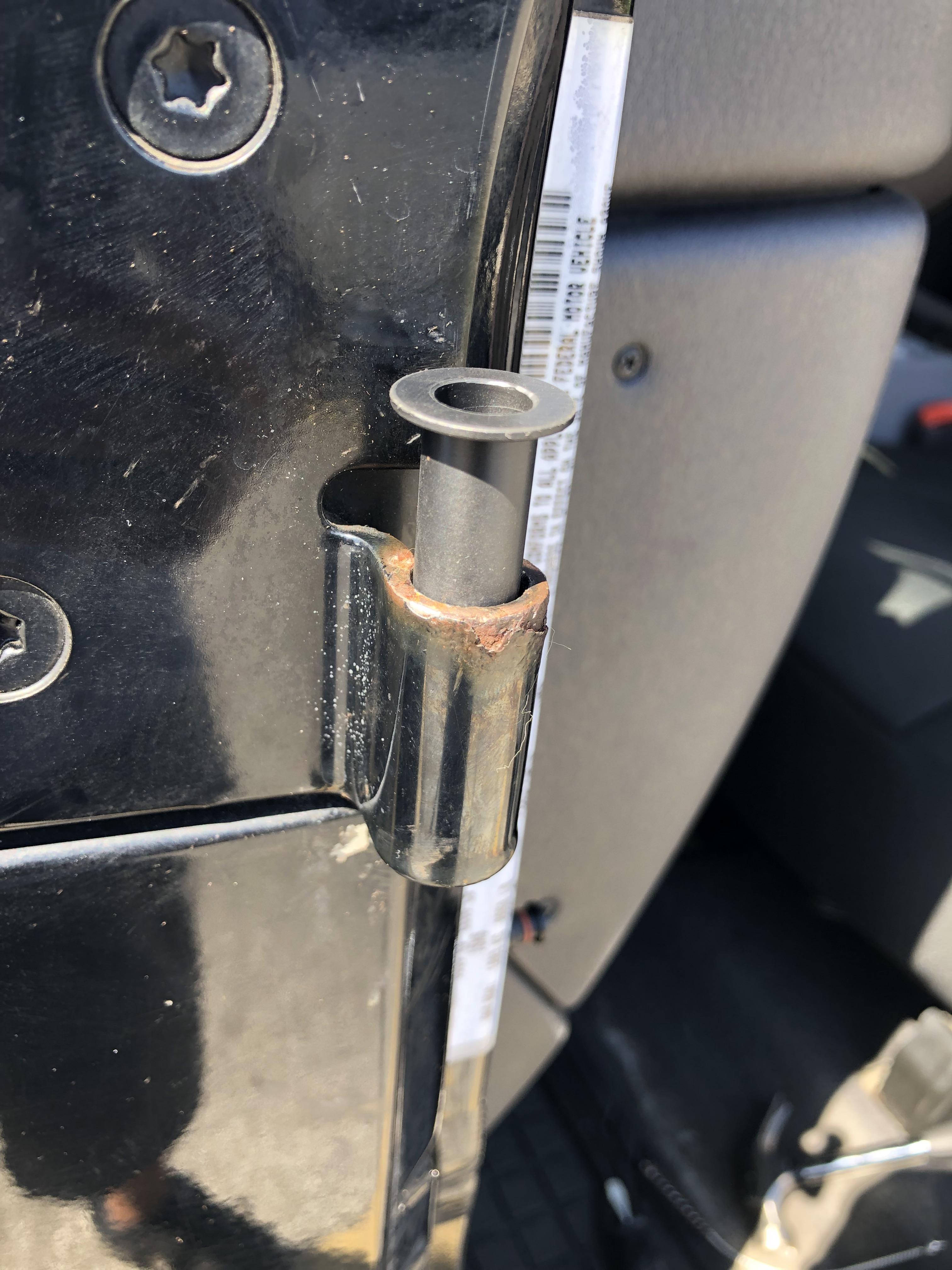 Door hinge bushing won’t full go in on my 99 TJ. Any ideas? r/Jeep