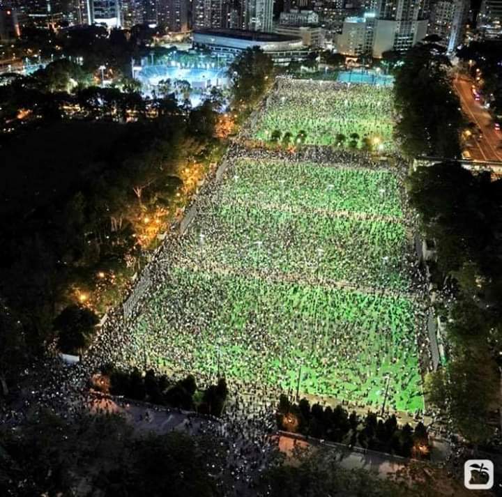 2020 candlelight vigil for the 31st anniversary of the june fourth massacre. Cred 蘋果日報 r/HongKong