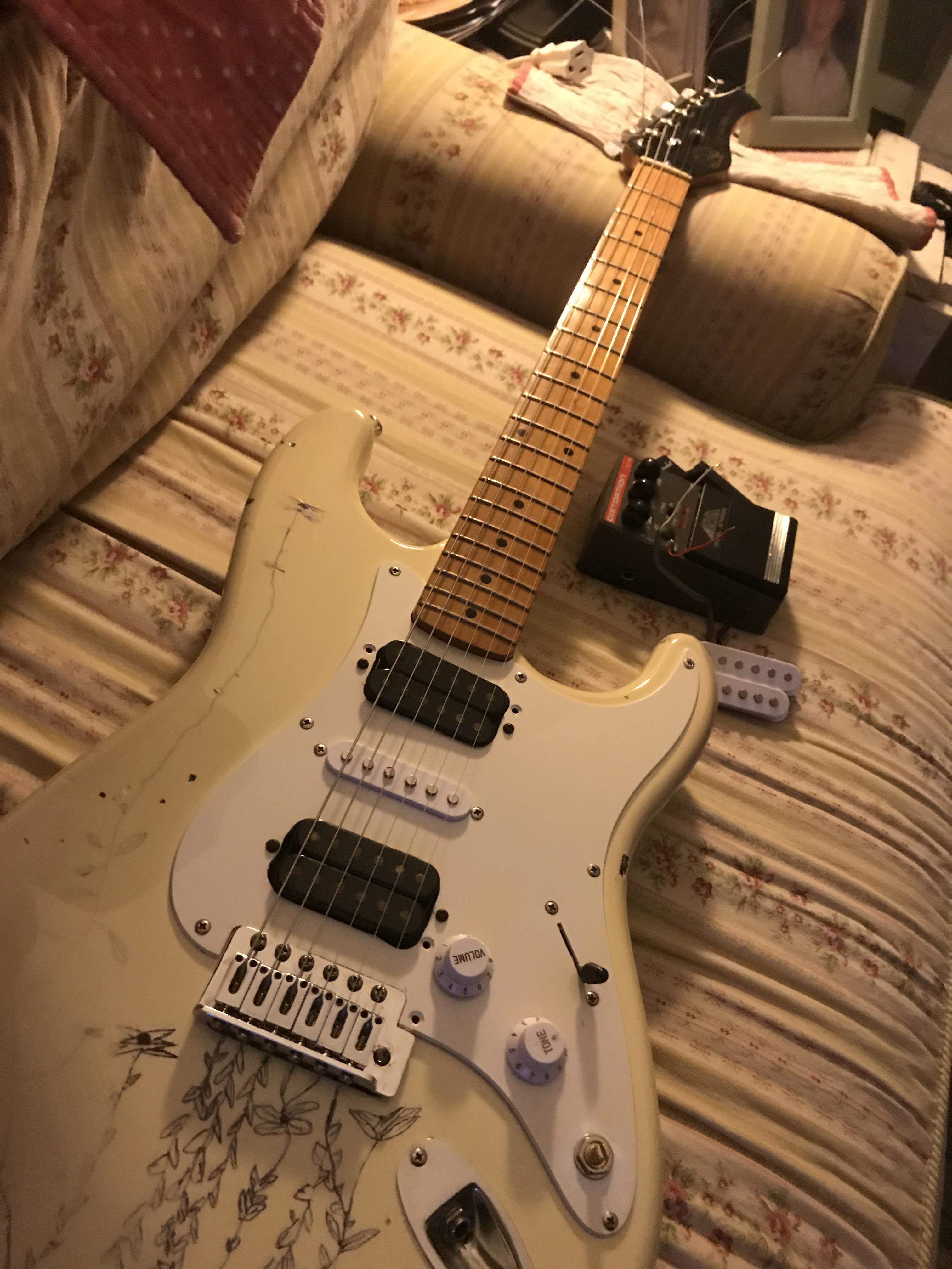 230 best Squier Strat images on Pholder Guitars, Guitarporn and Stratocaster
