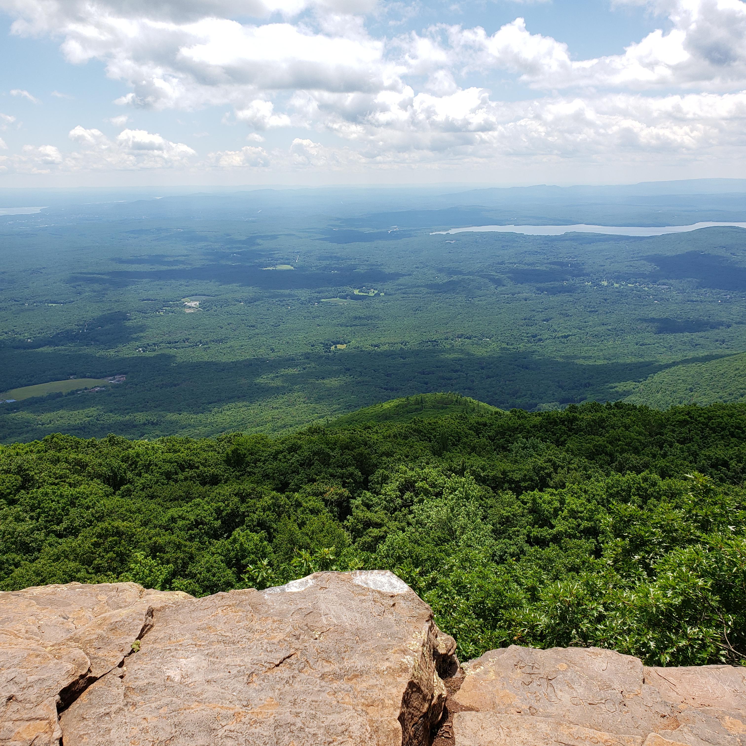Overlook Mountain, Woodstock, New York, USA r/hiking