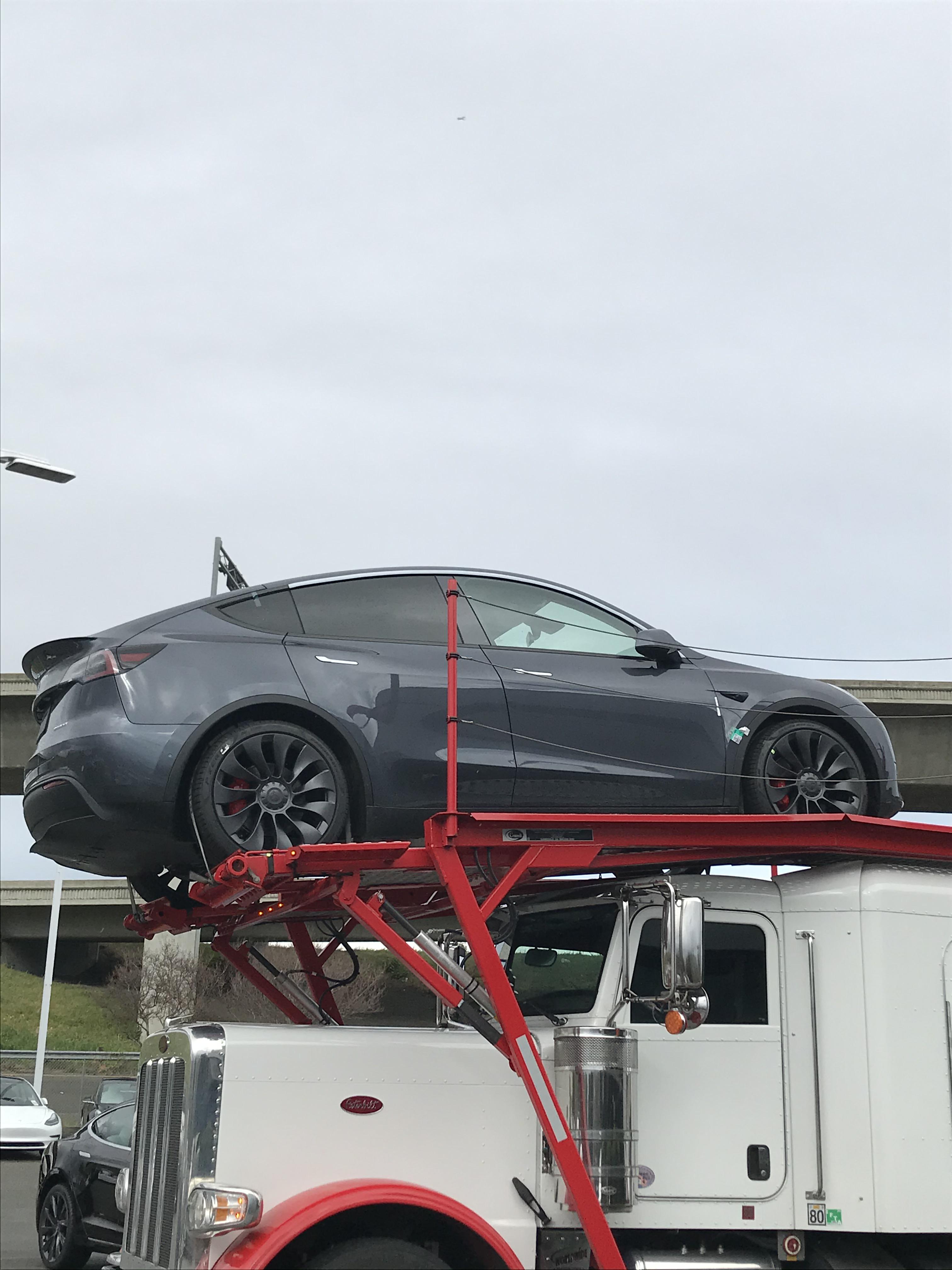 Tesla Model Y Ready for Delivery at Dublin, CA Showroom r/TeslaModelY