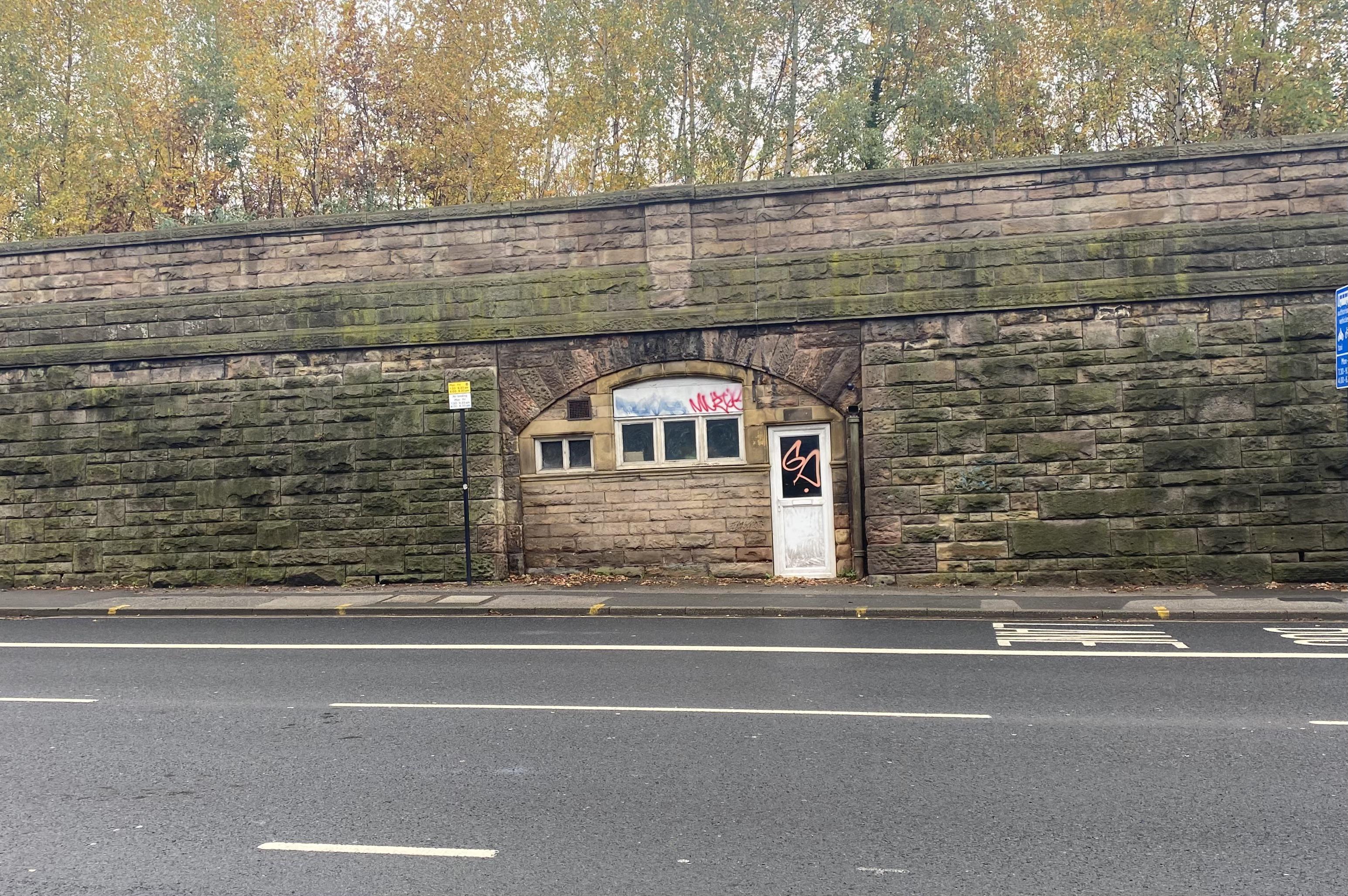 I’ve always wondered what the deal is with this little unit on