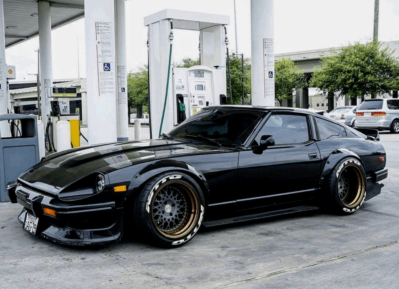Insane beauty Black Datsun 280Z r/Autos