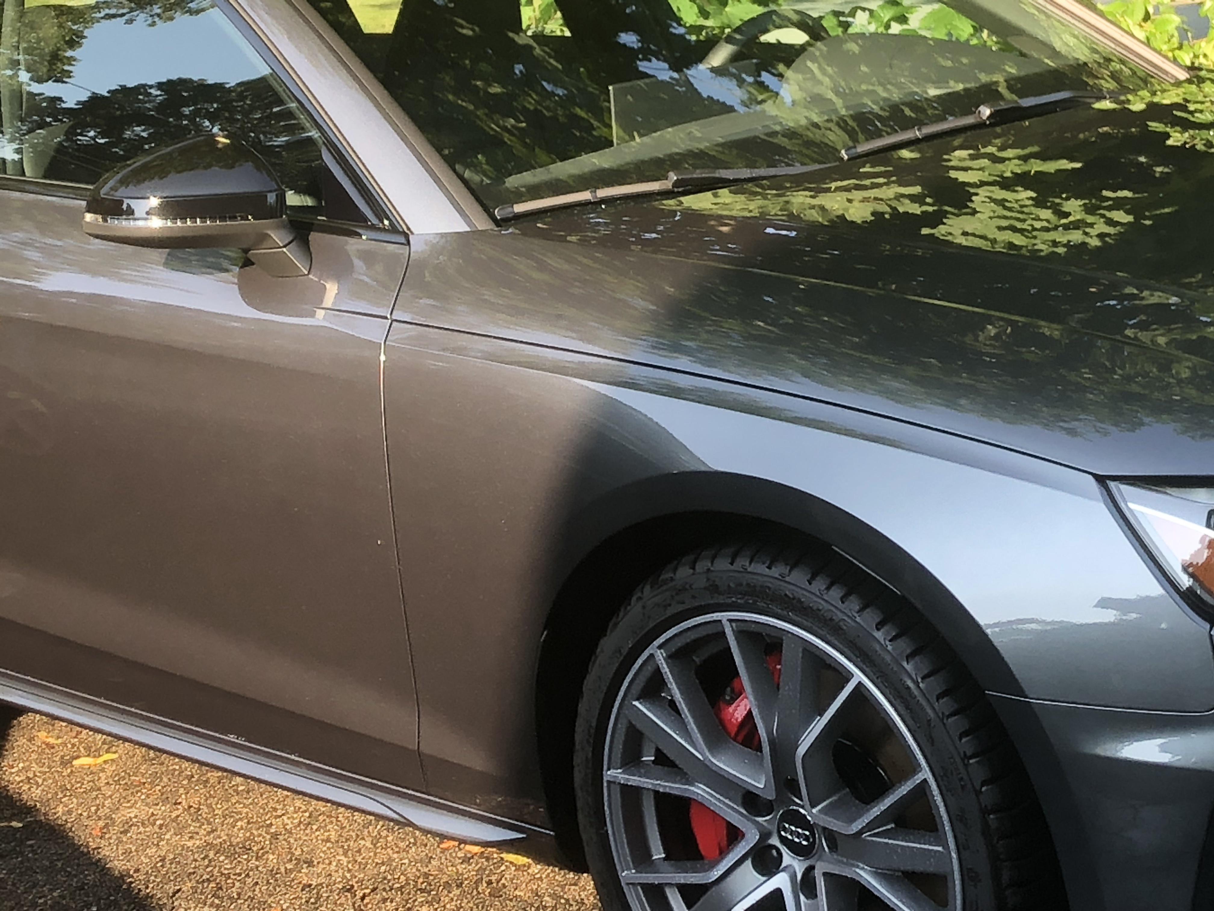 Daytona grey neat effect from the pearl, looks blueish in the shade and full grey in the sun