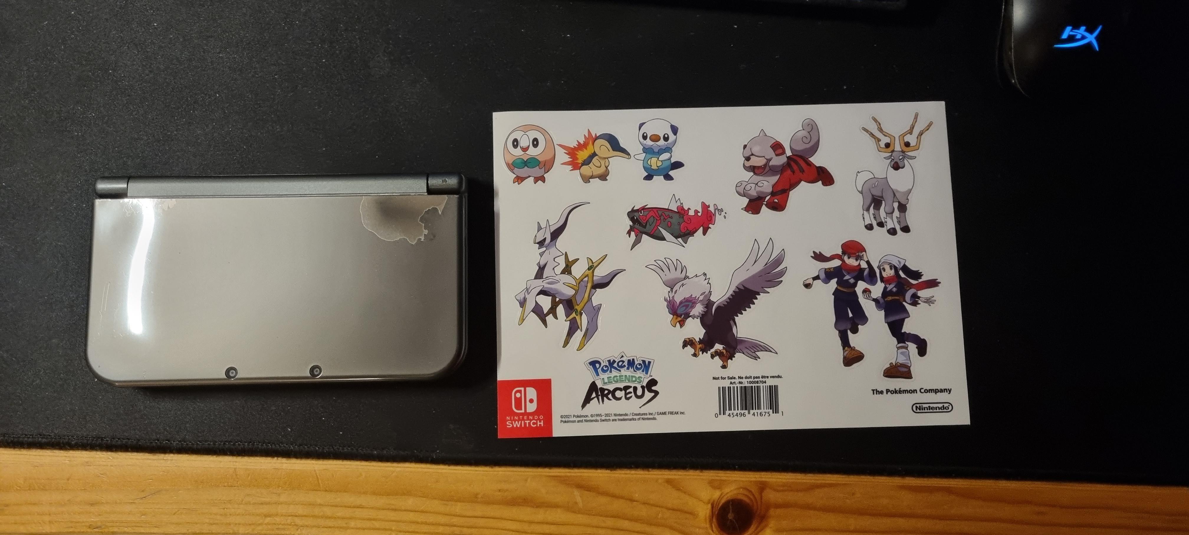 How do you guys cover up your 3ds' (n3dsxl) chipped paint? I was thinking about adding a couple