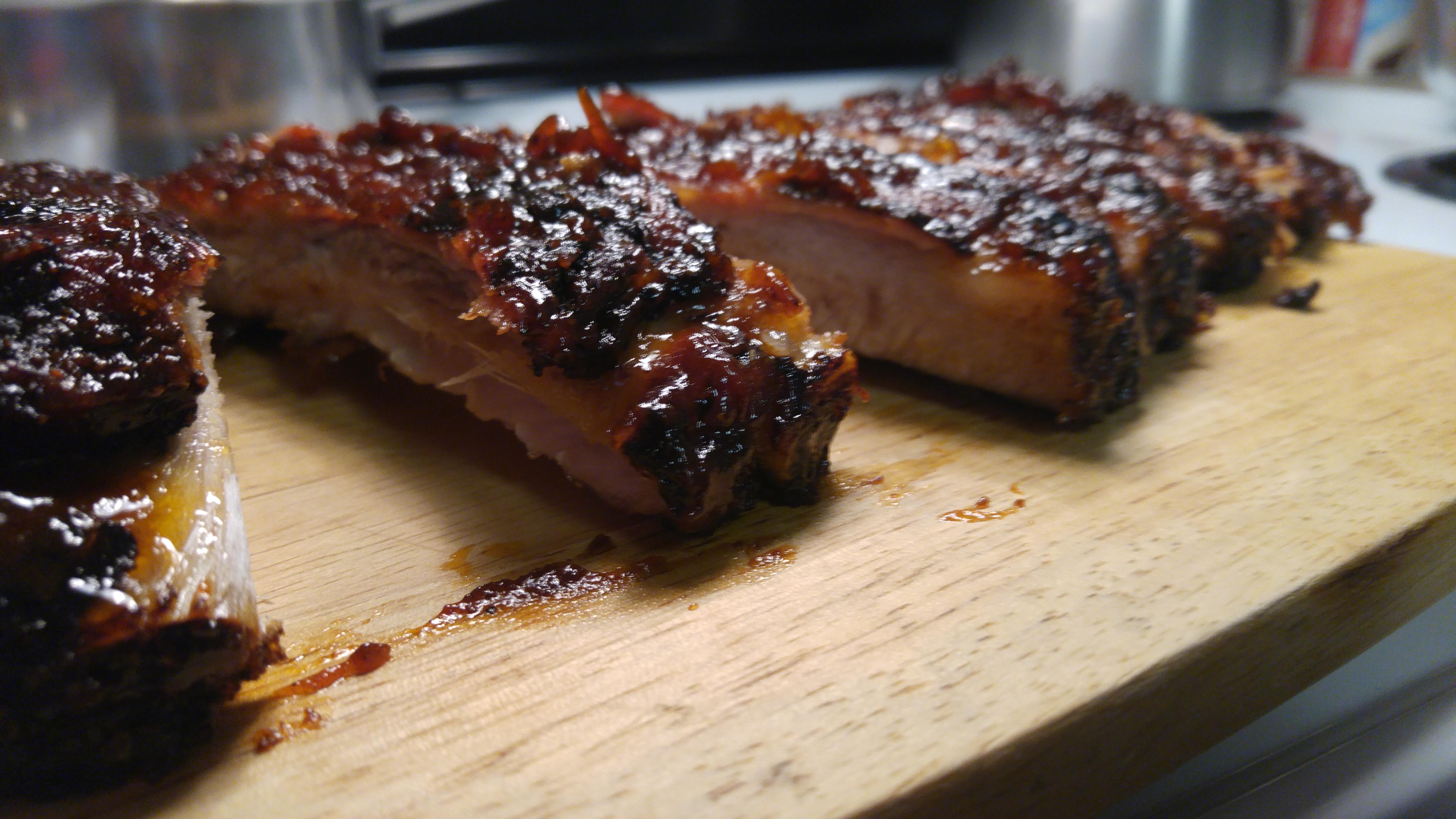 [Homemade] Slowcooked Spare Ribs with Applewood Smoke and a Sweet