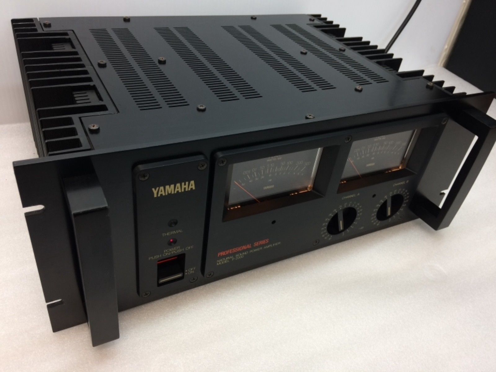 My First power amplifier Yamaha Professional series P2200 I