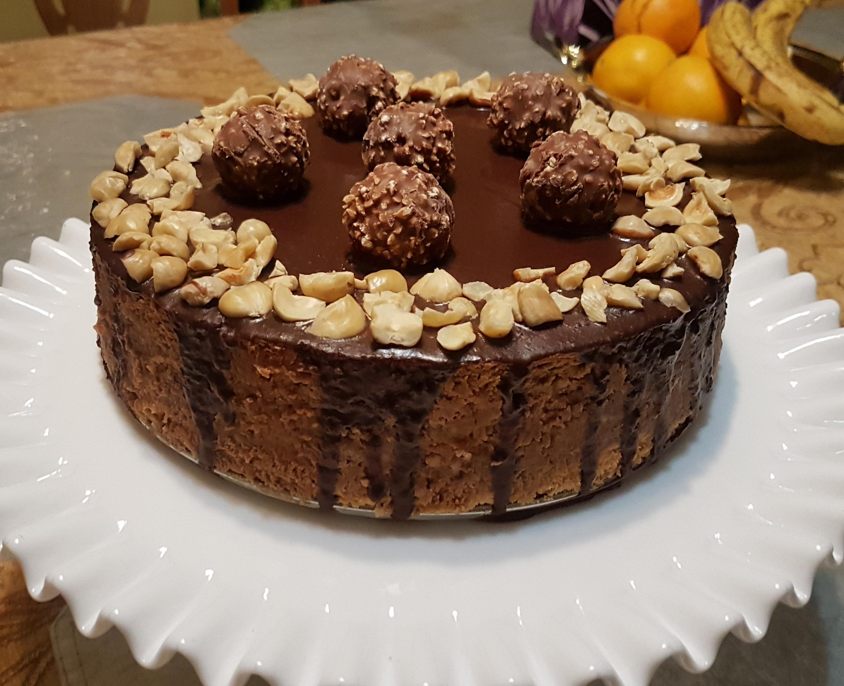 [Homemade] Ferrero Rocher Cheesecake r/food