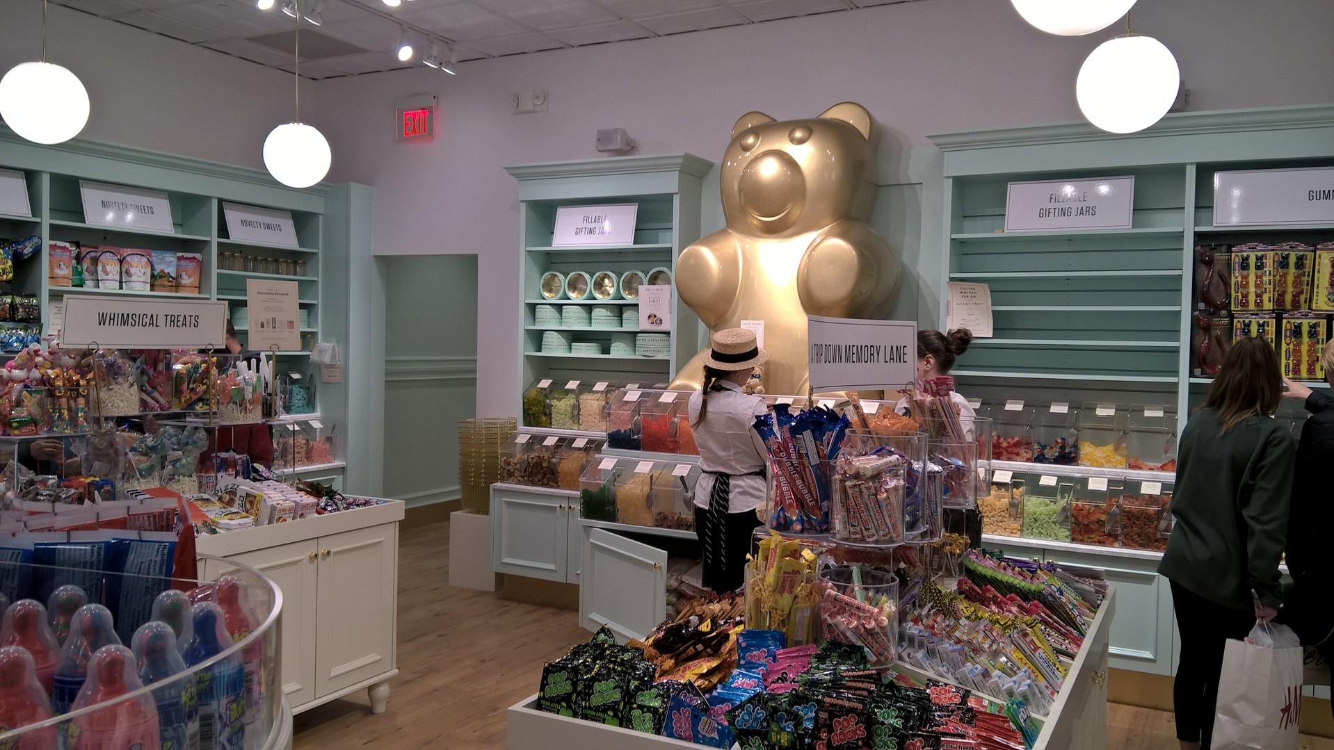Lolli and Pops, new candy at the mall, February 2019. r/Delaware