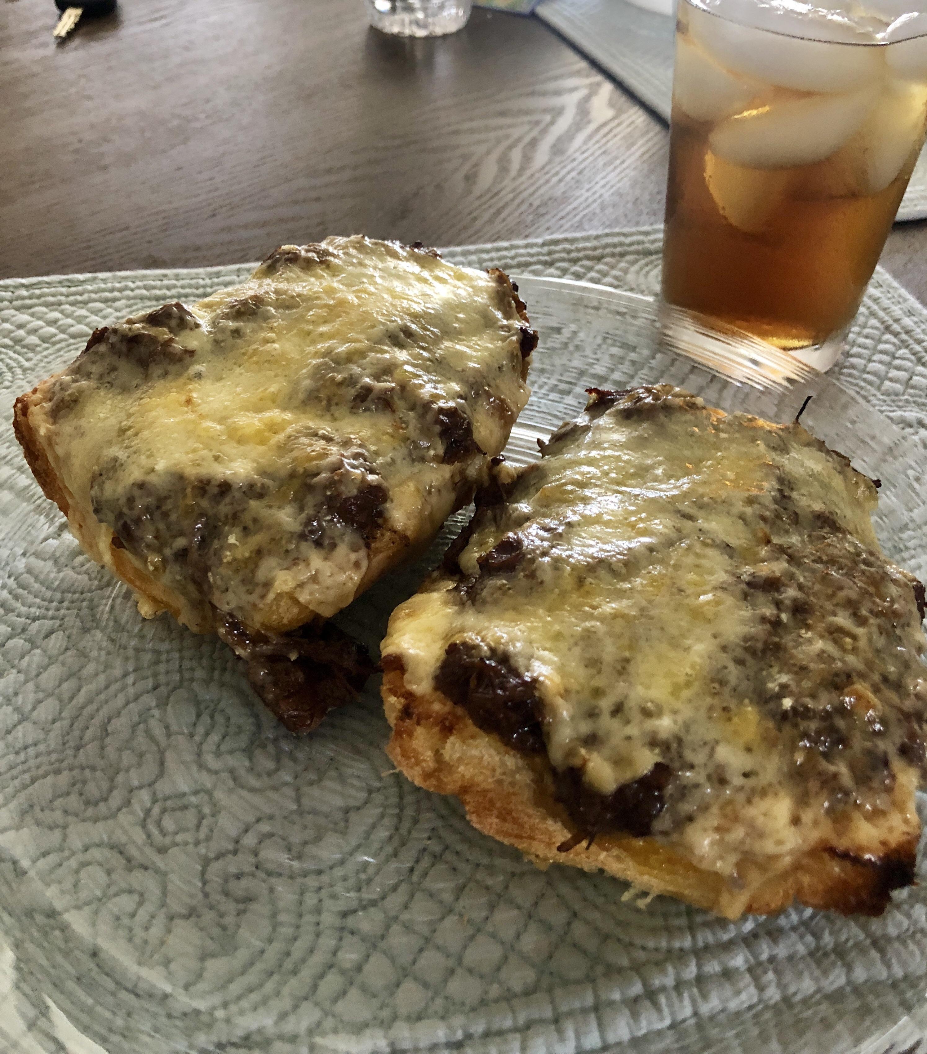 [Homemade] New Orleans style Roast Beef on French bread covered with