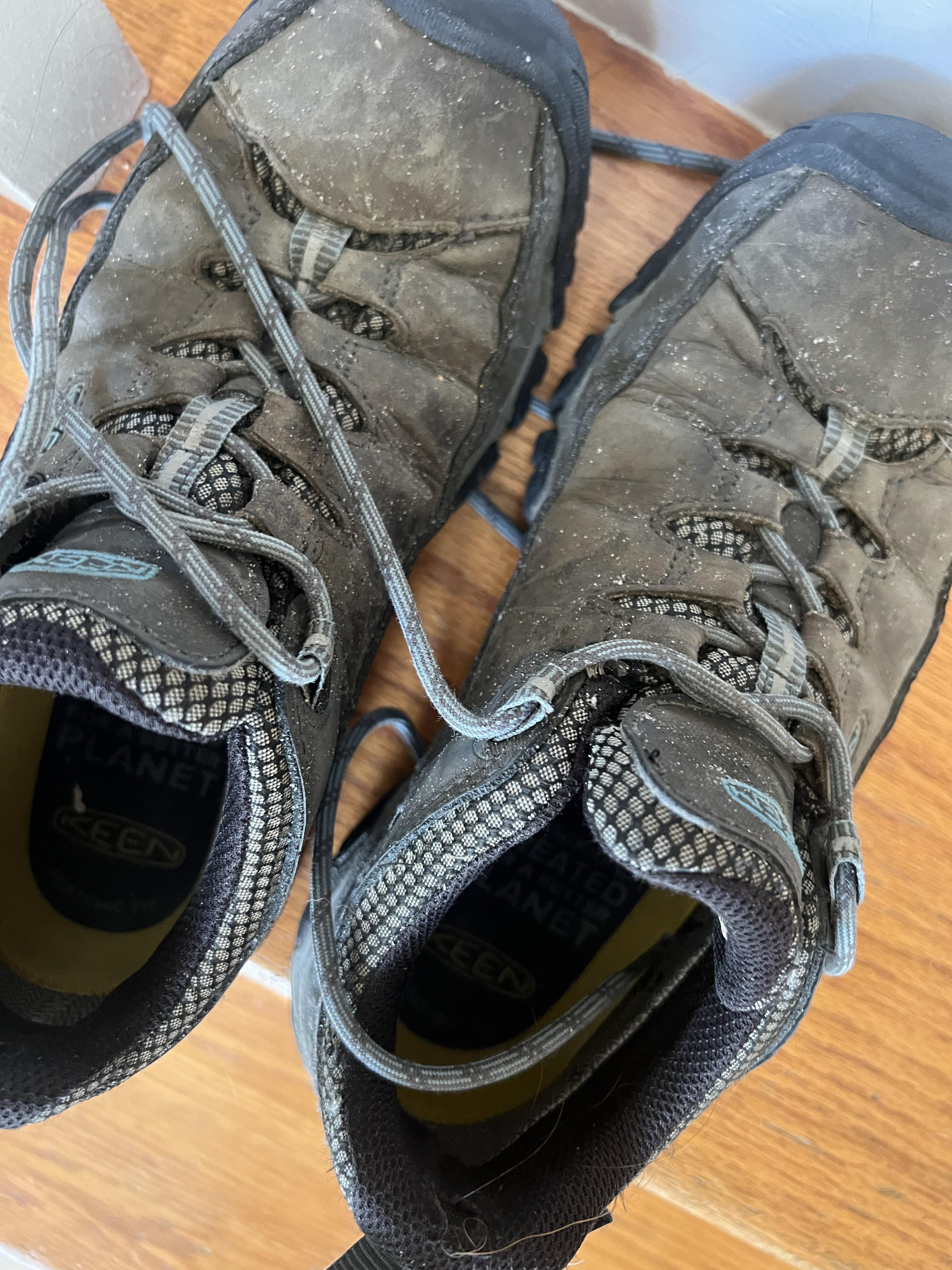 Hiking Shoe Laces and Waterproofness r/hiking