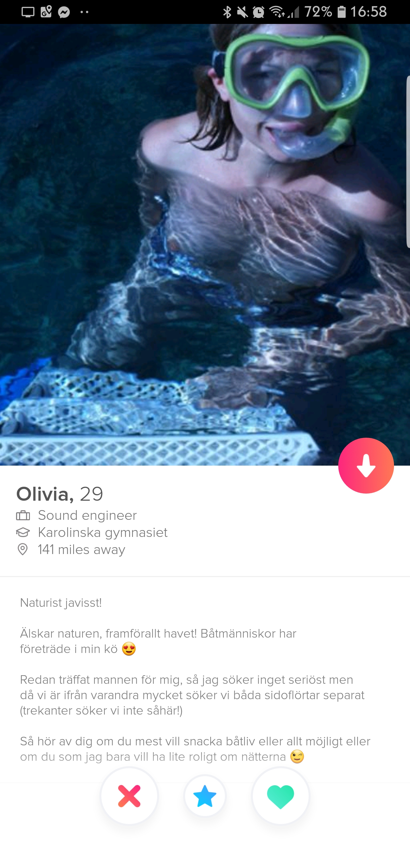 NSFW! Just discovered my first nude on Tinder today. The bio also says