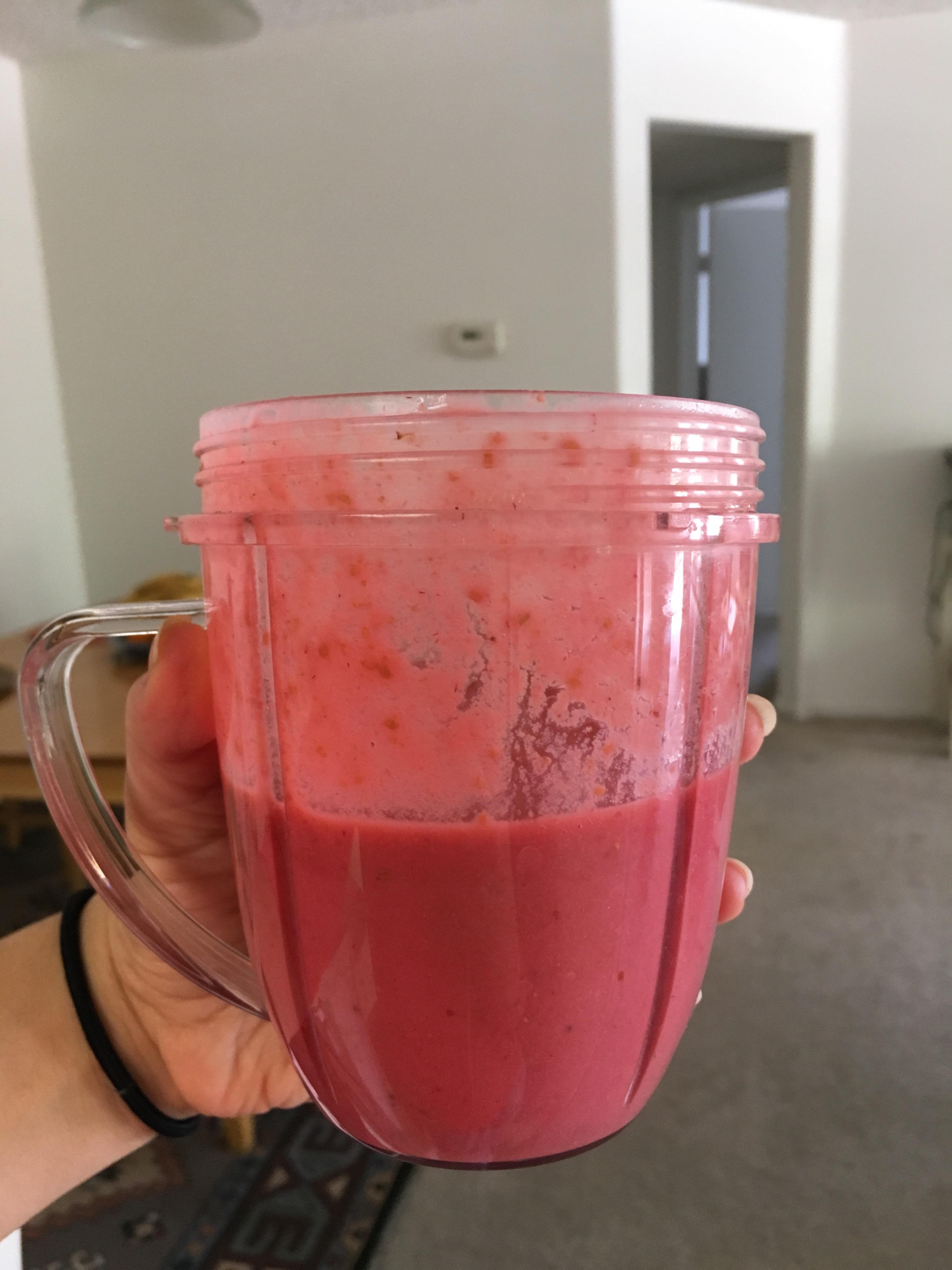 My raspberry almond milk date smoothie! Full of anti oxidants! r