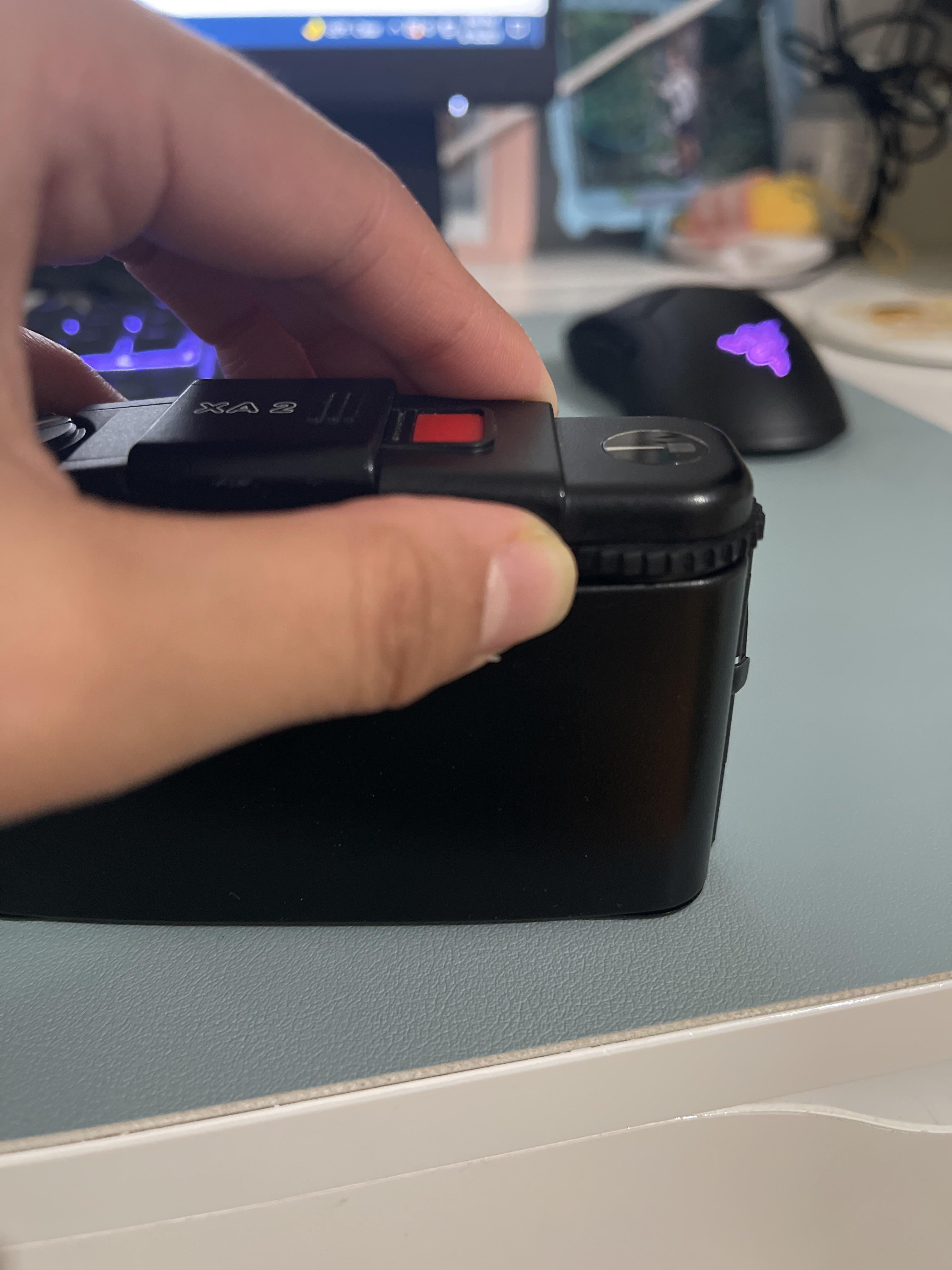 Olympus XA2 Winding is stuck? Is it supposed to be stuck with no film