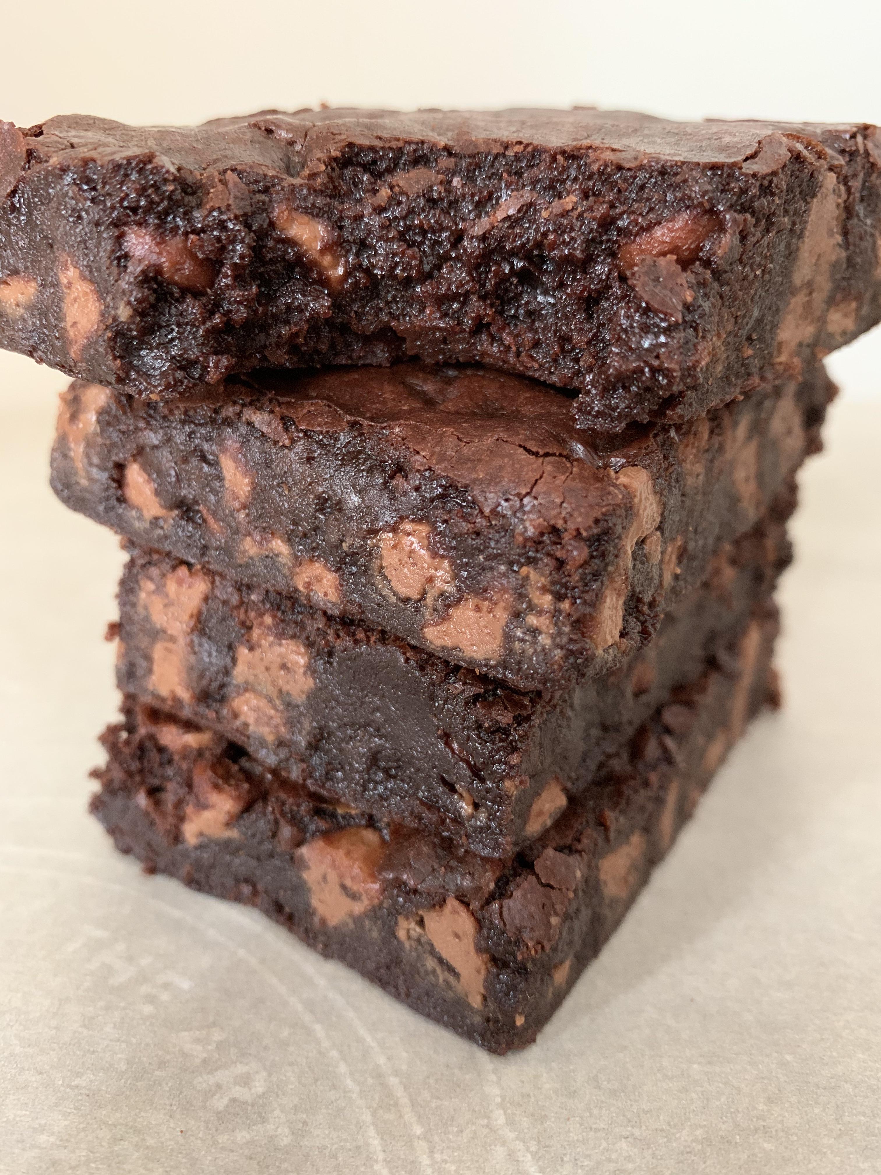 [Homemade] Milk chocolate chip brownies r/food