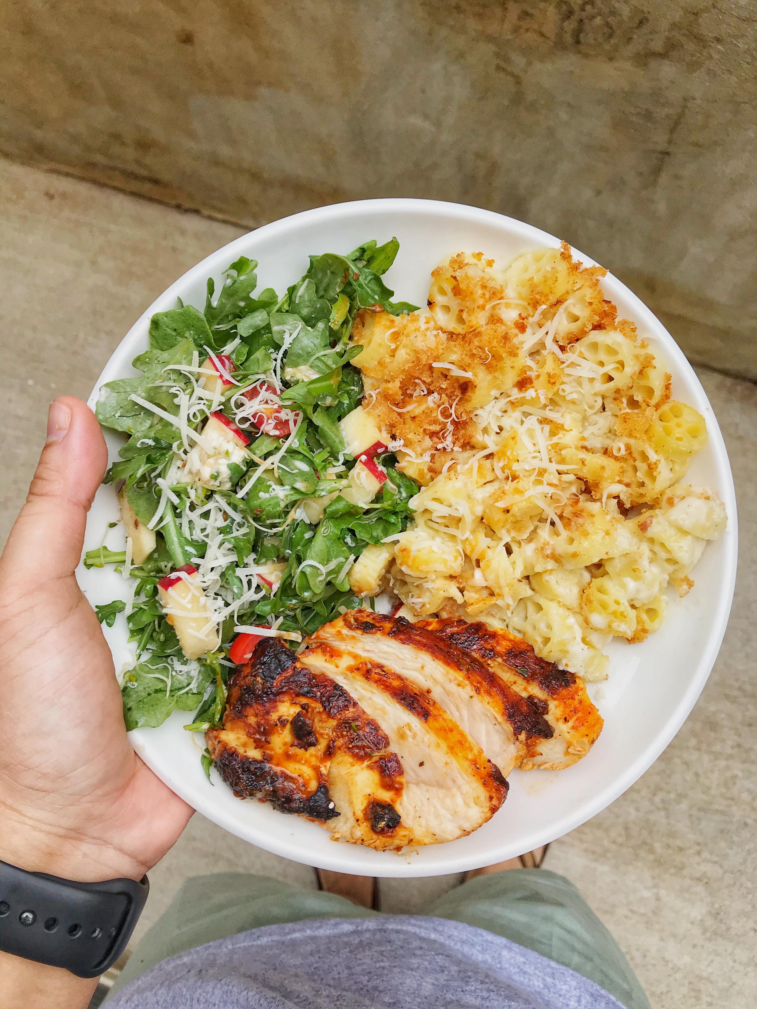 [Homemade] Buffalo Chicken (no breading), 4 Cheese Mac, and a Side
