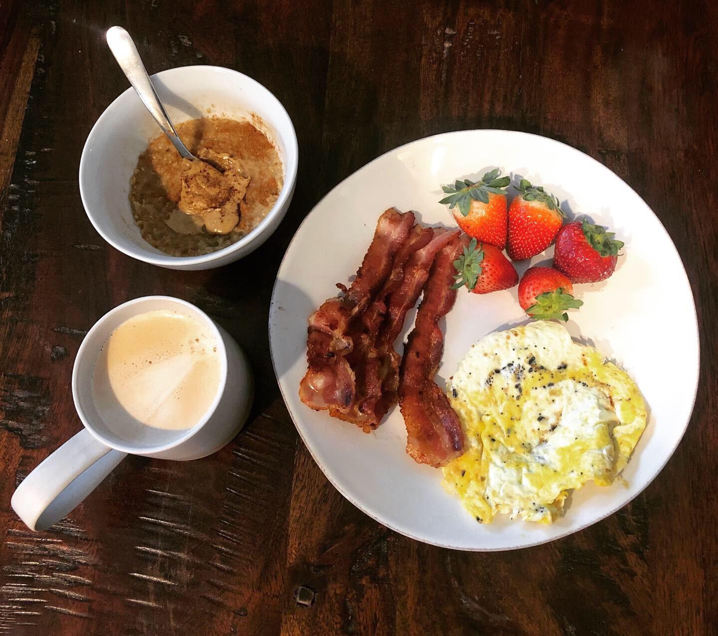 The 500 calorie brunch from my previous post! Oatmeal with peanut