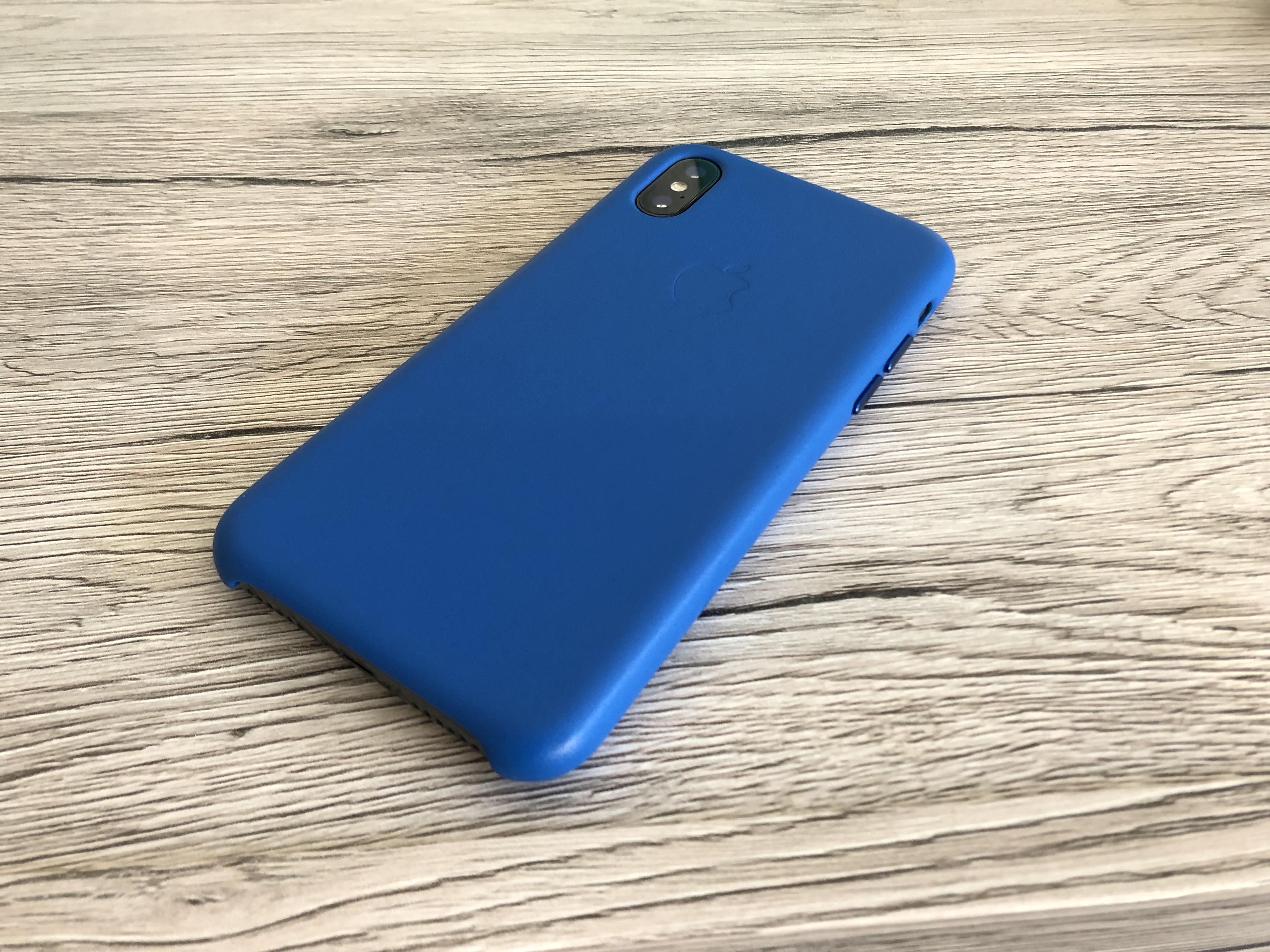 Got the Electric Blue leather case for the iPhone X. Here's how it