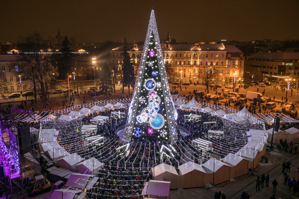 The Christmas Tree of Vilnius in 2018 r/lithuania