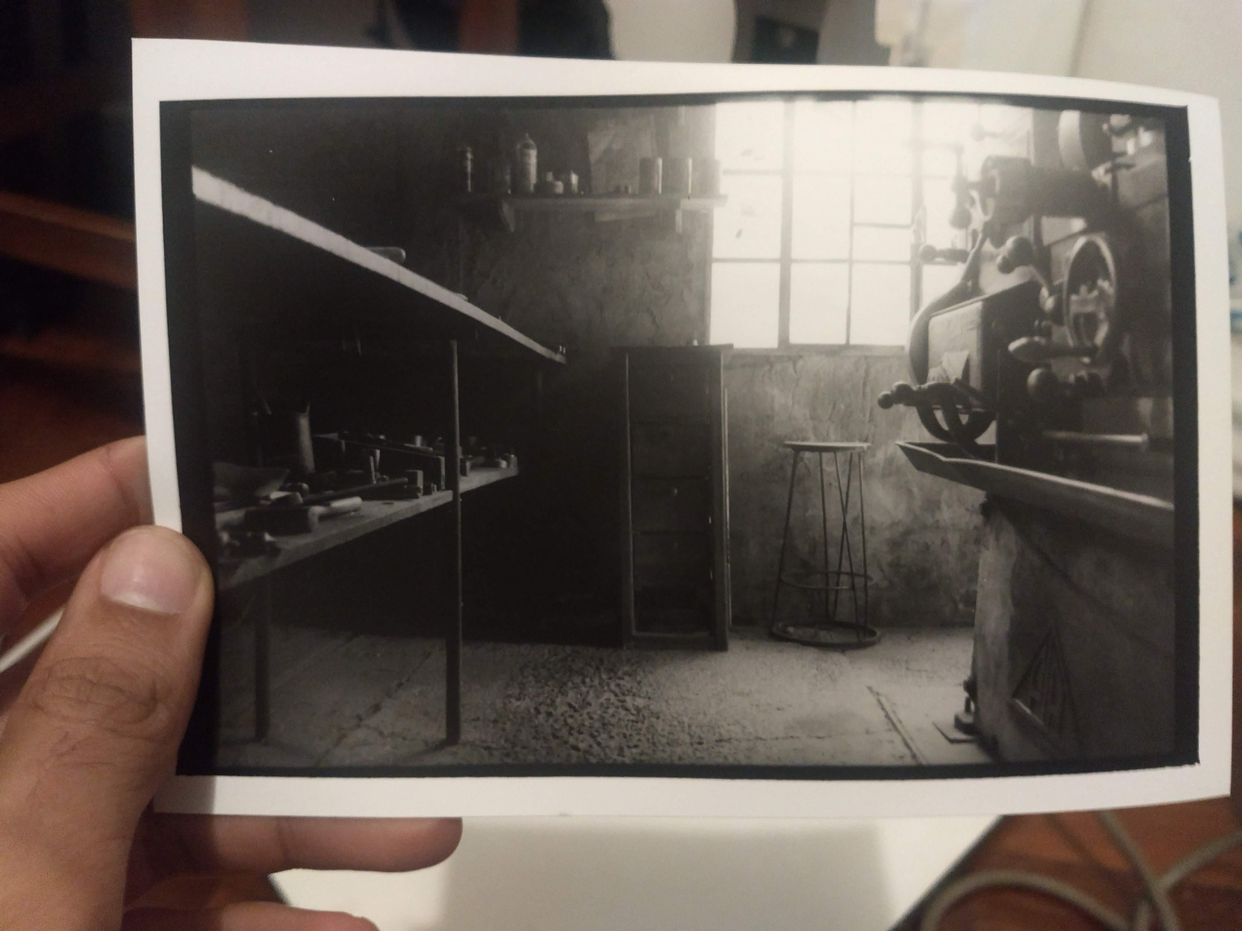 I miss printig, still couldn't set up a mini darkroom at home. Shot on ilford pan400+2 dev with