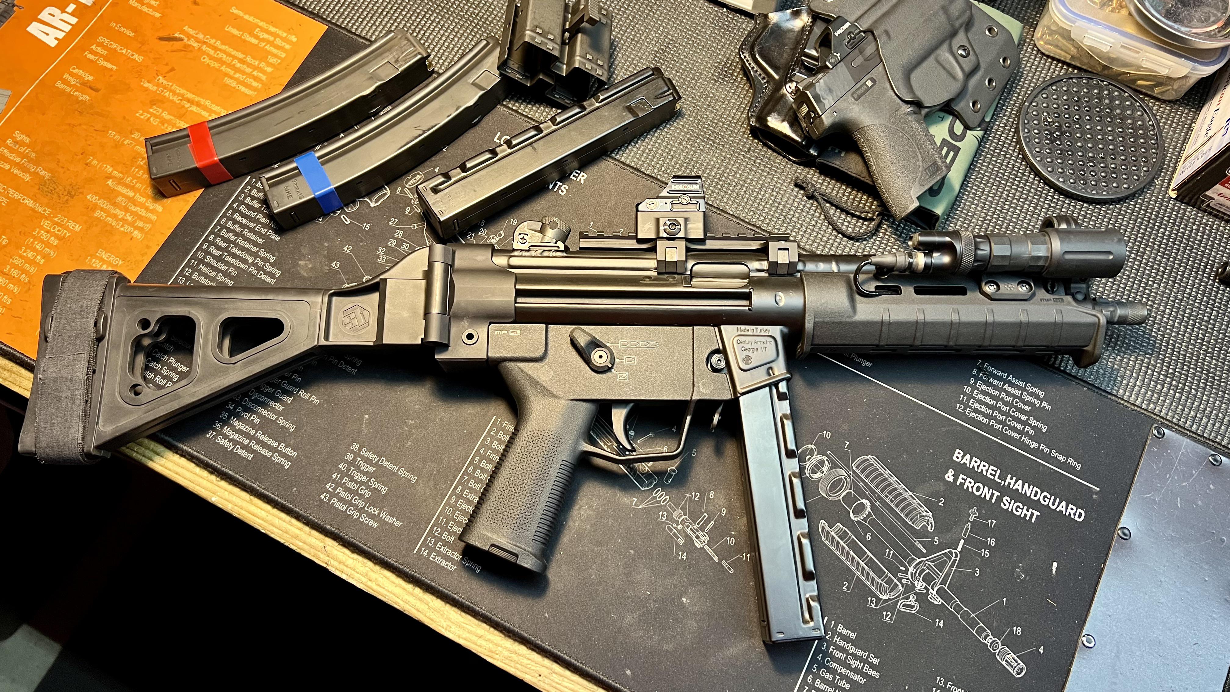 Straight mags just hit different. r/MP5