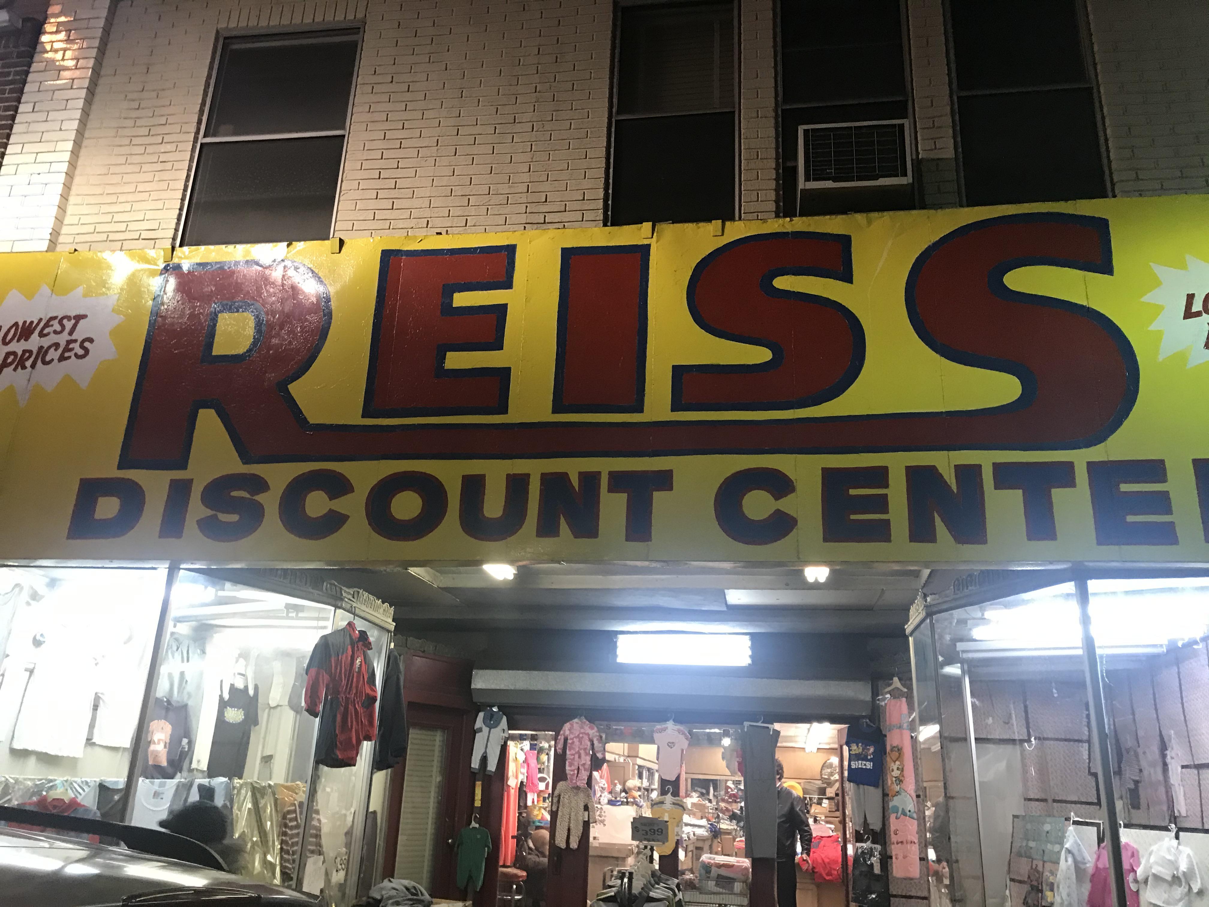Historia has a bargain store in my town r/titanfolk