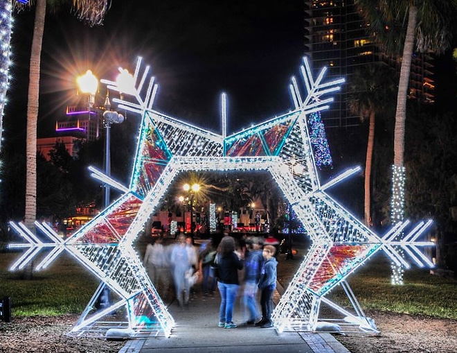 Lake Eola looks amazing this year r/orlando