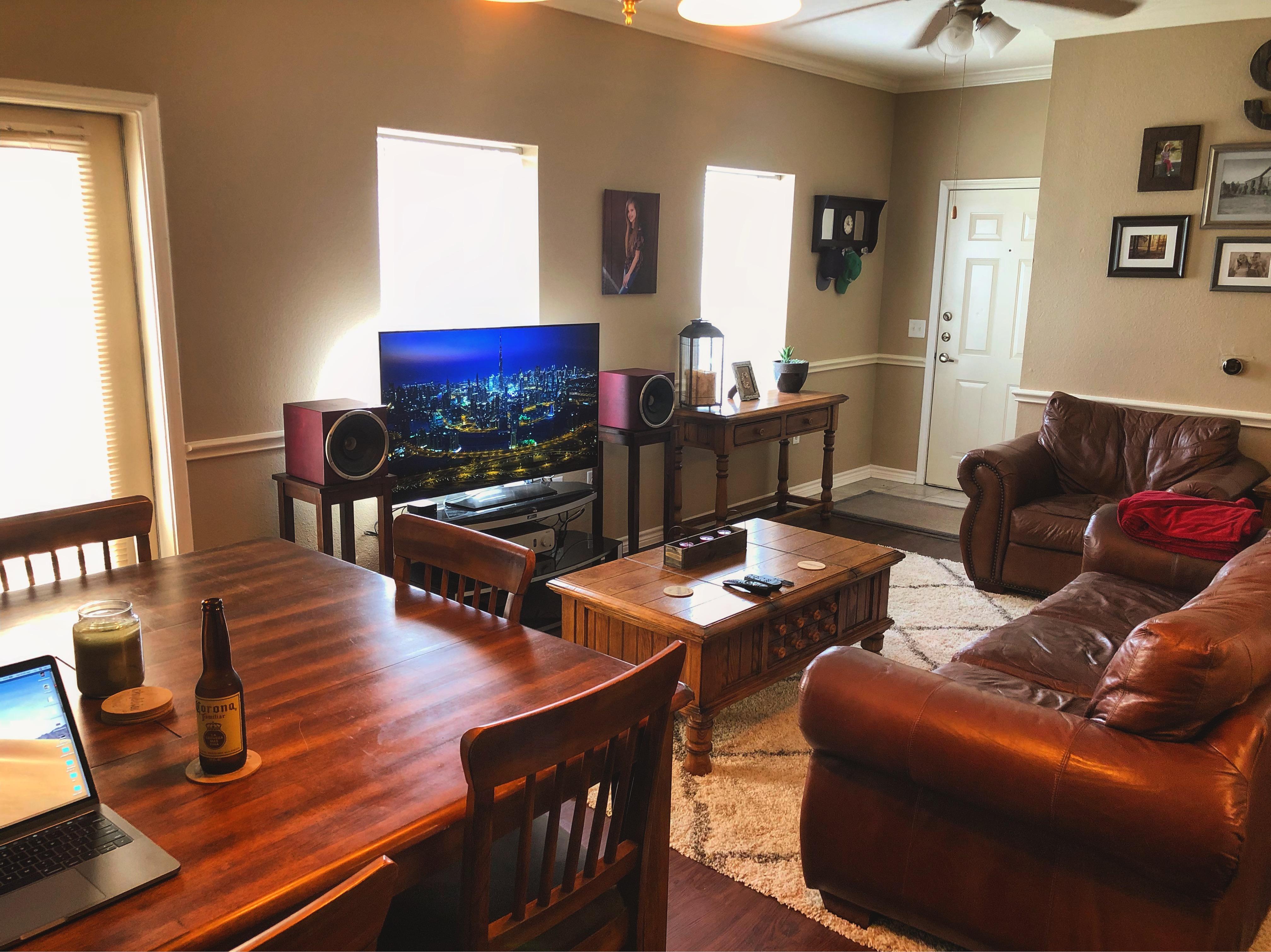 Found Some Used Leather Furniture That Pulled The Room Together r